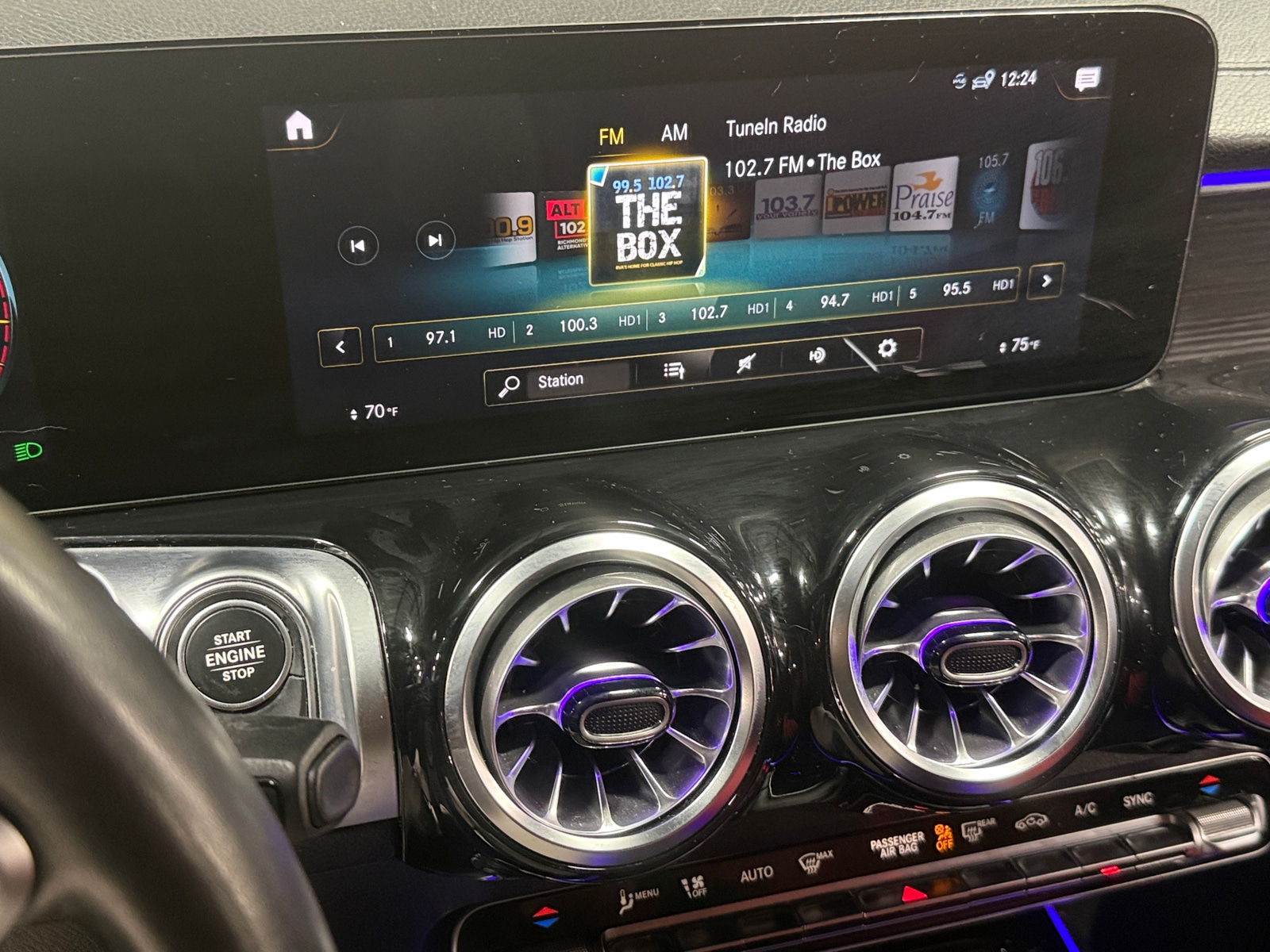 Thumbnail: 2022 Mercedes-Benz GLB - 3