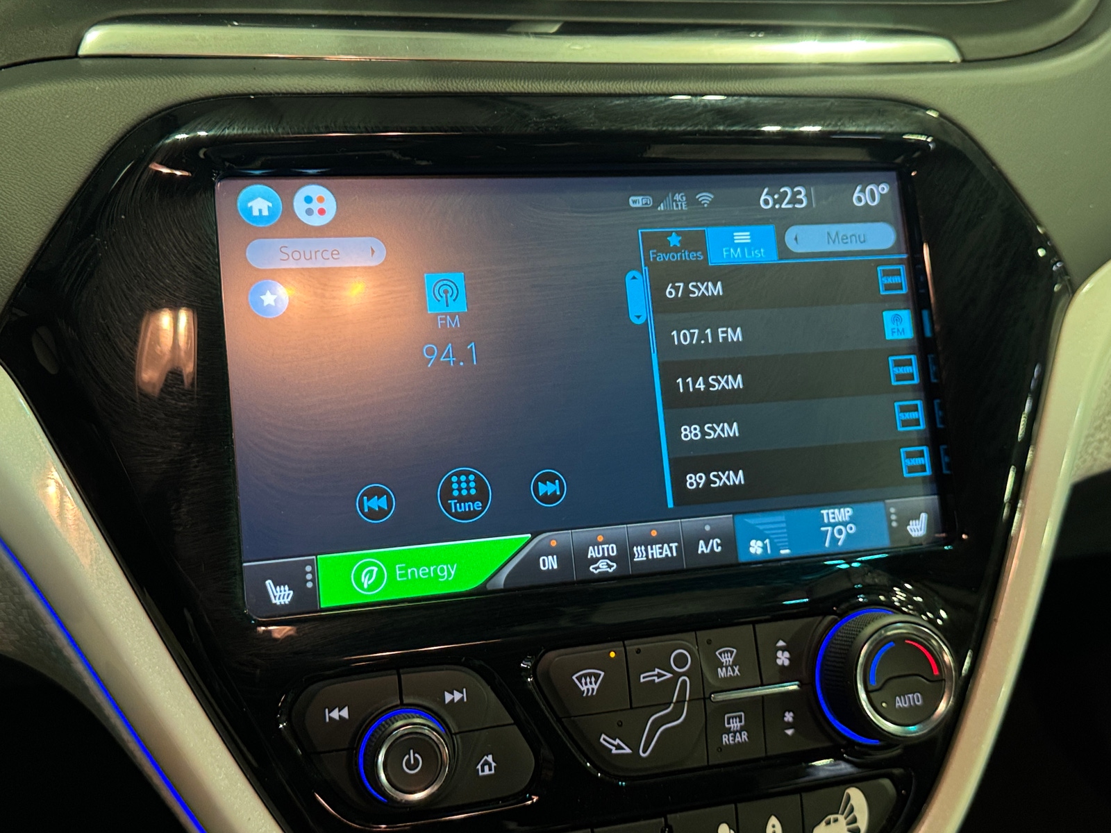 Thumbnail: 2019 Chevrolet Bolt EV - 3