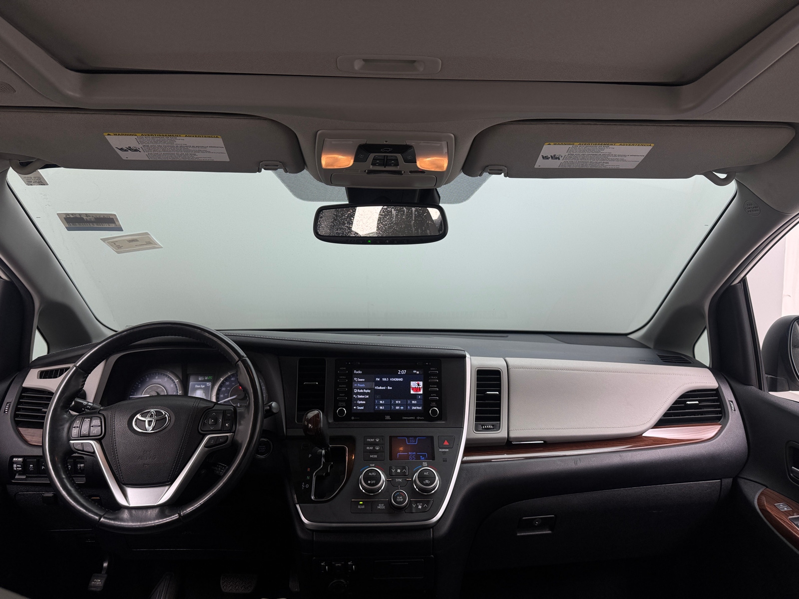 Thumbnail: 2019 Toyota Sienna - 2