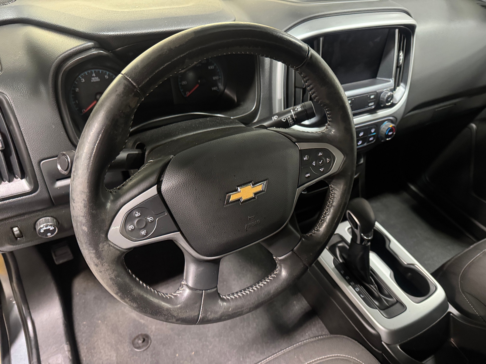 Thumbnail: 2022 Chevrolet Colorado - 5