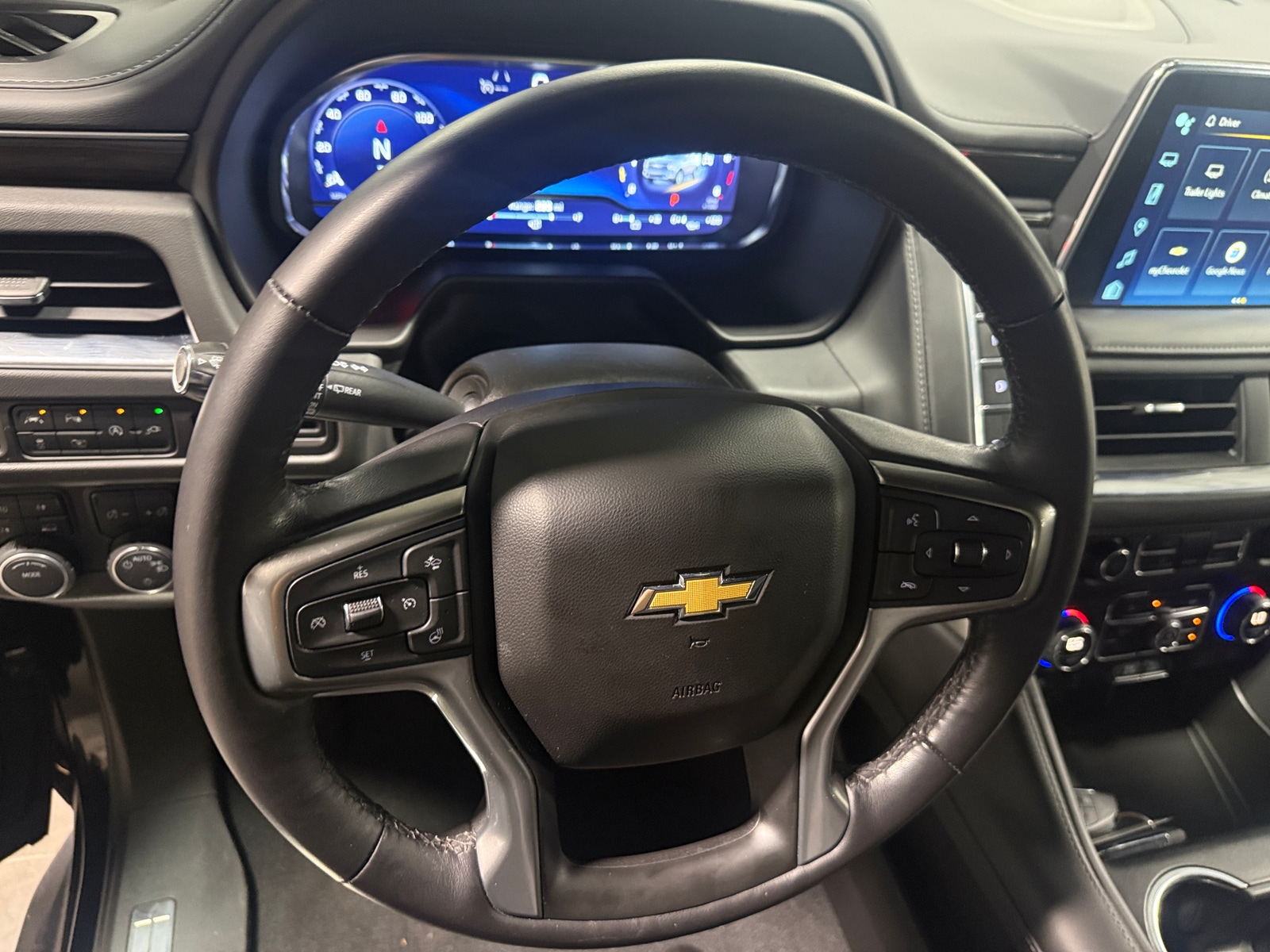 Thumbnail: 2022 Chevrolet Suburban - 4