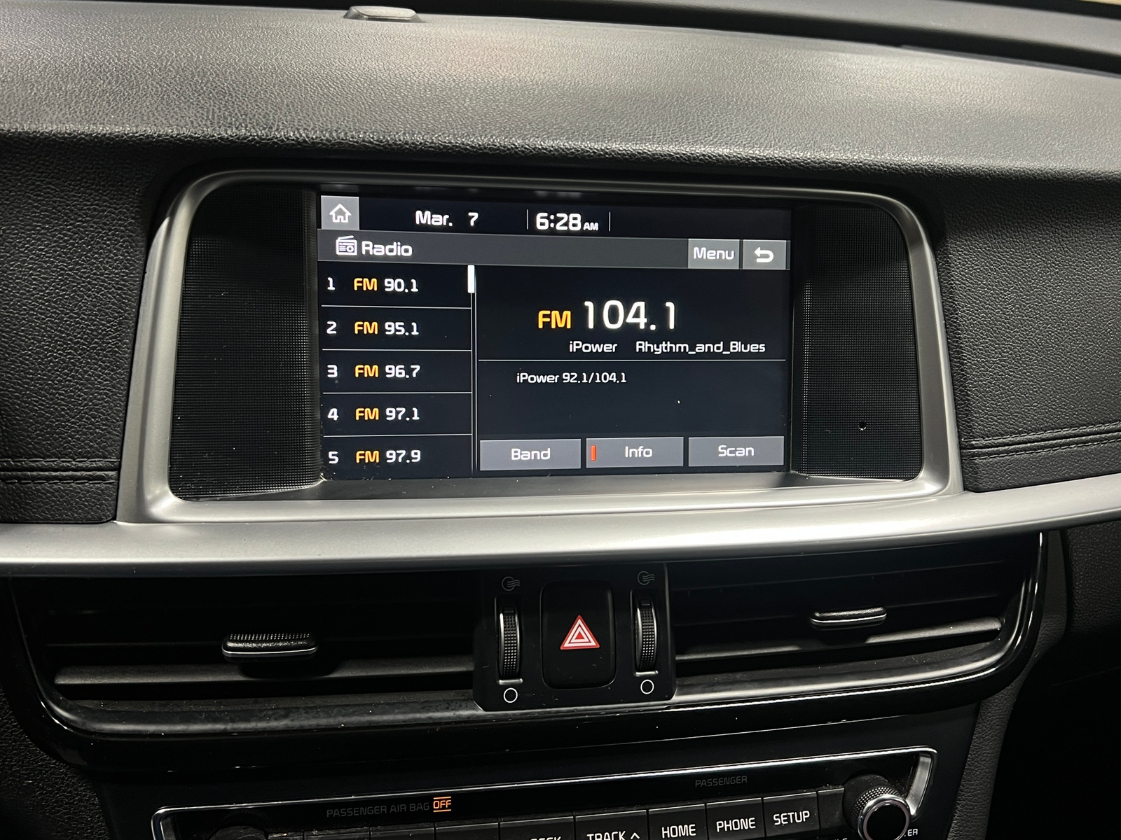 Thumbnail: 2020 Kia Optima - 4