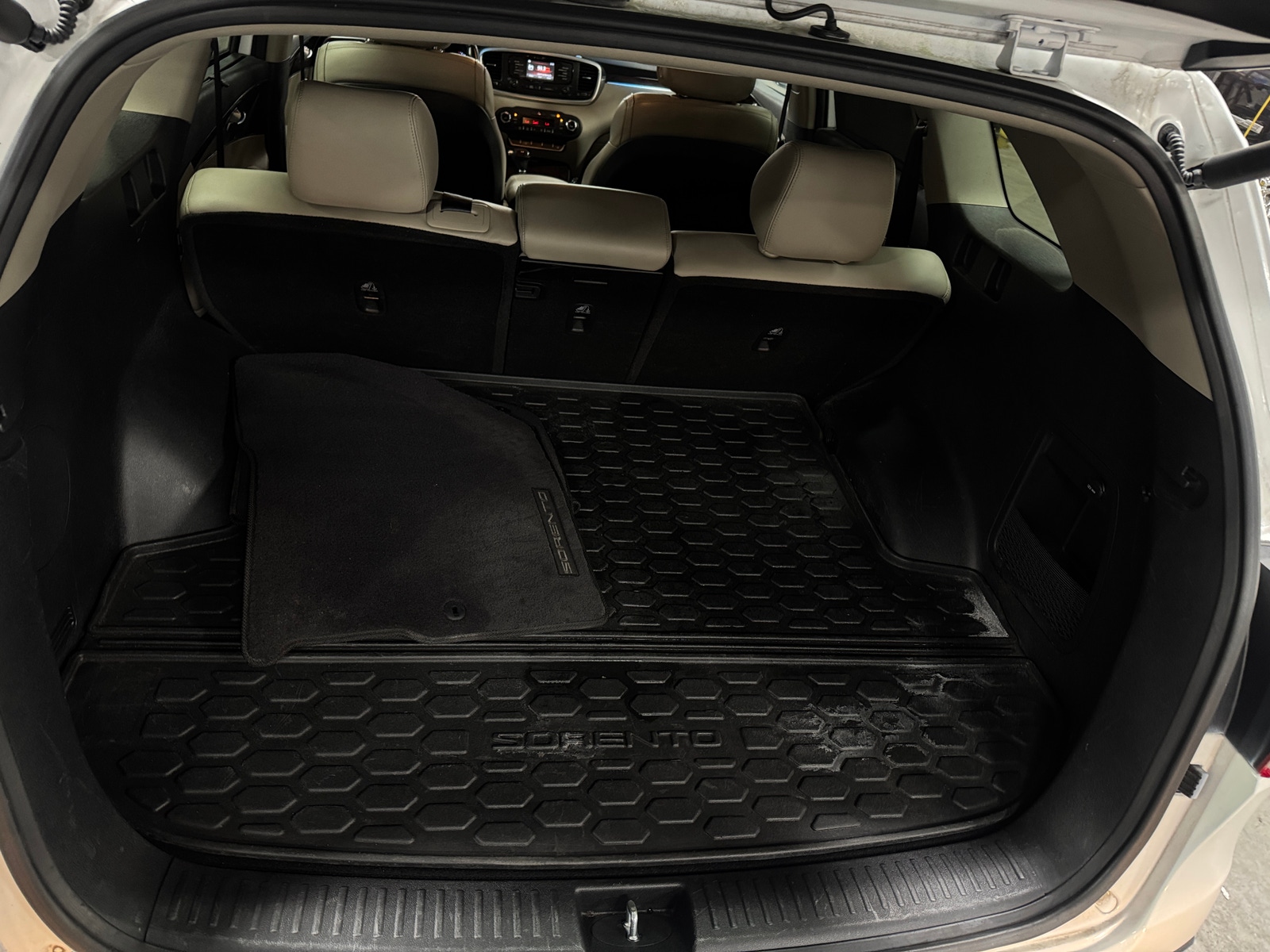 Thumbnail: 2016 Kia Sorento - 6