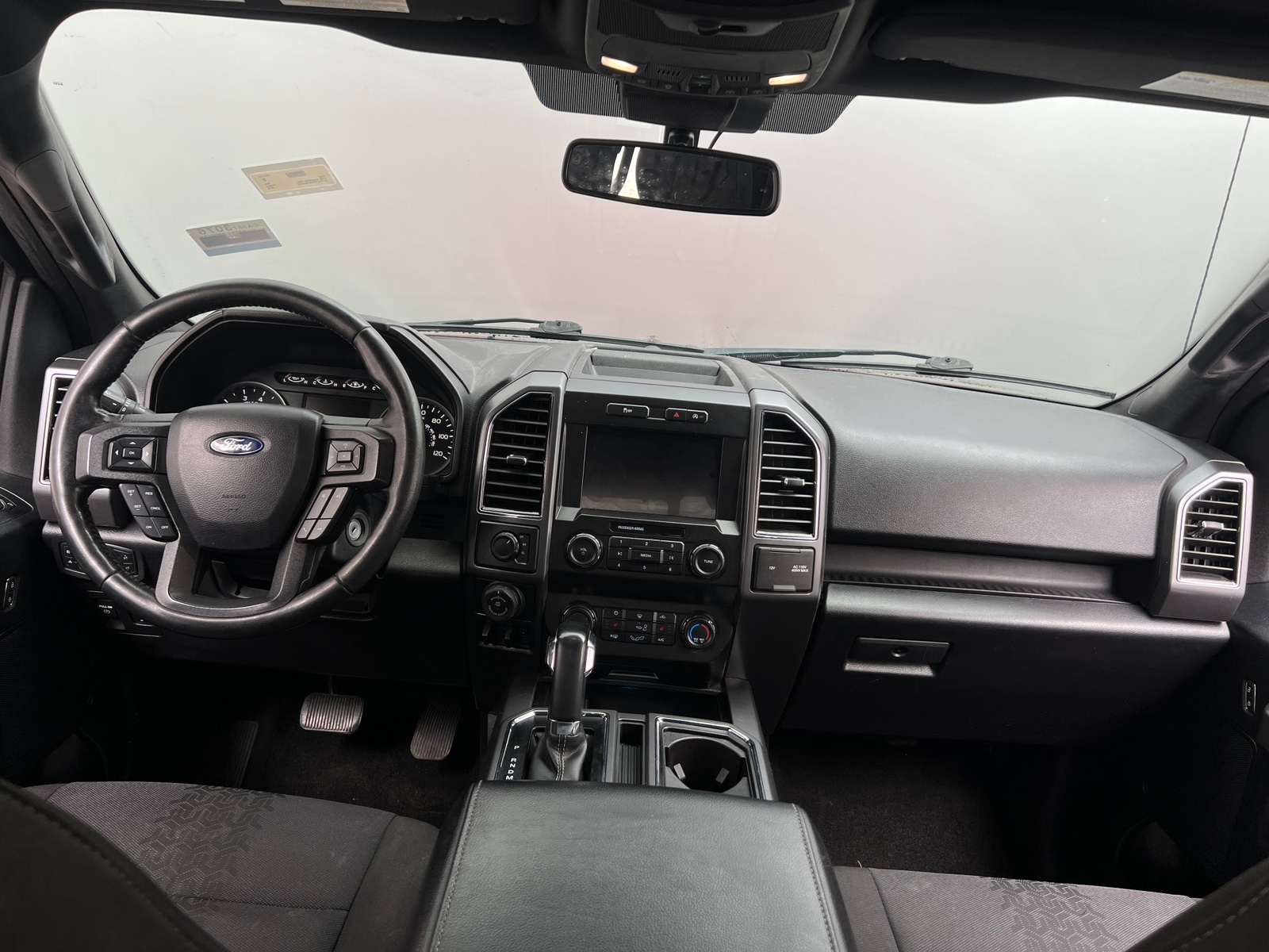 Thumbnail: 2019 Ford Econoline - 3