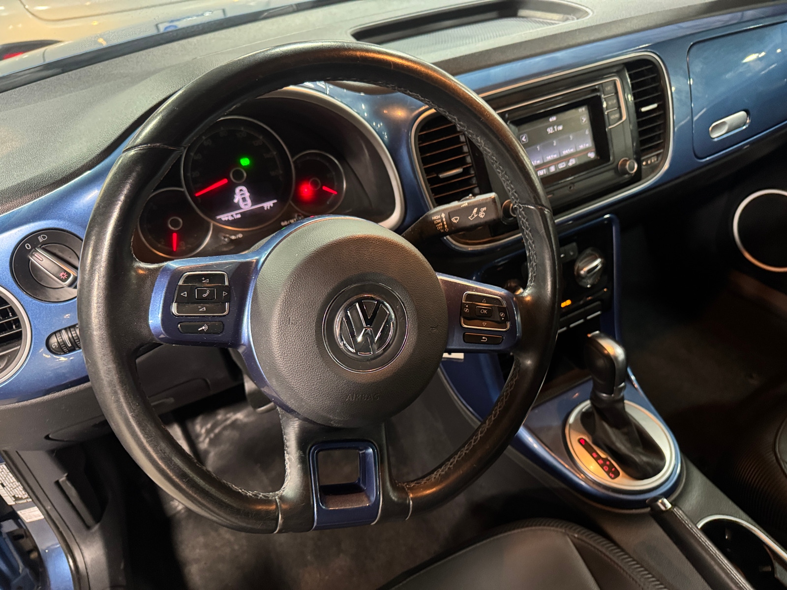 Thumbnail: 2019 Volkswagen Beetle - 4