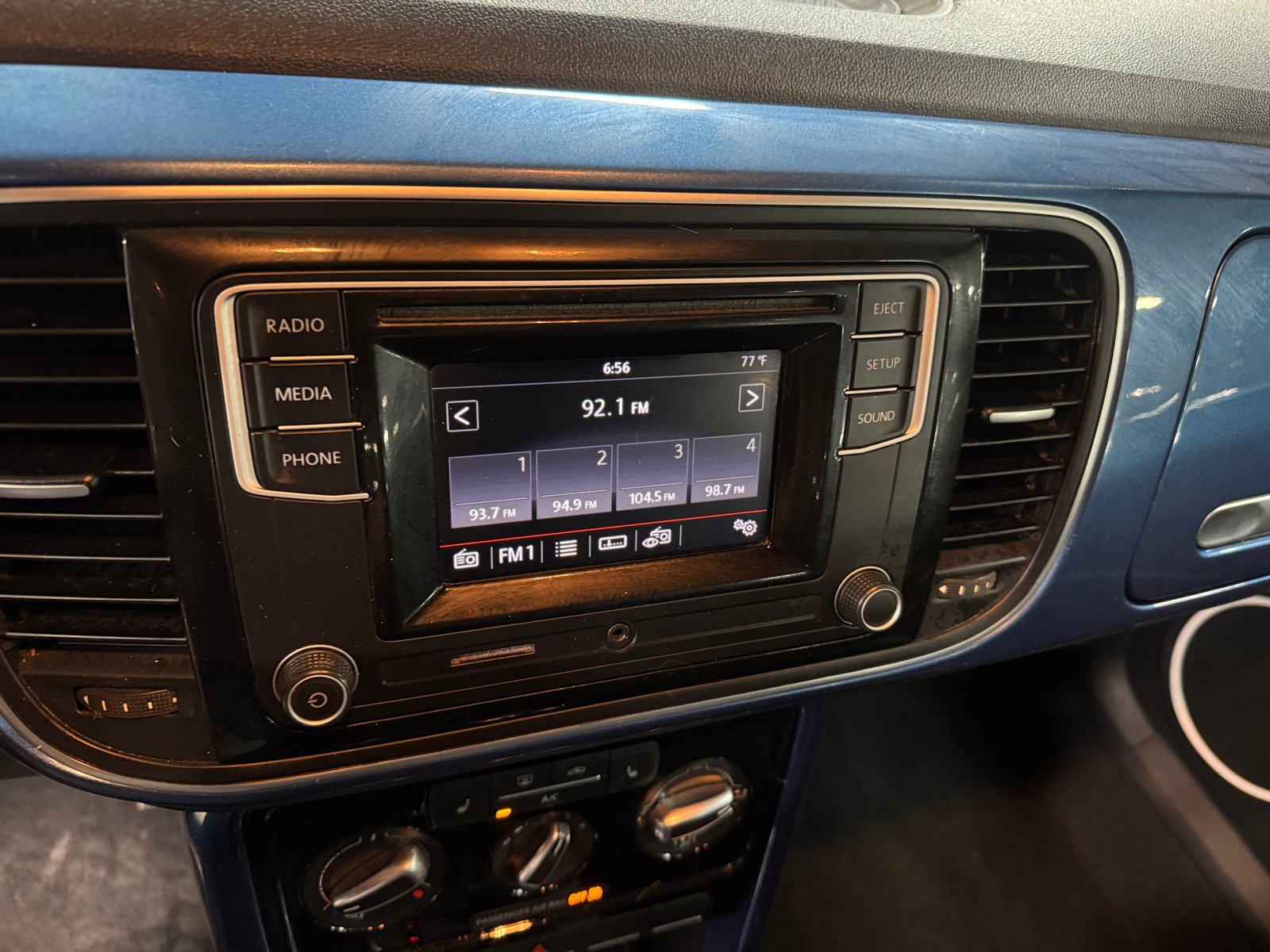 Thumbnail: 2019 Volkswagen Beetle - 3