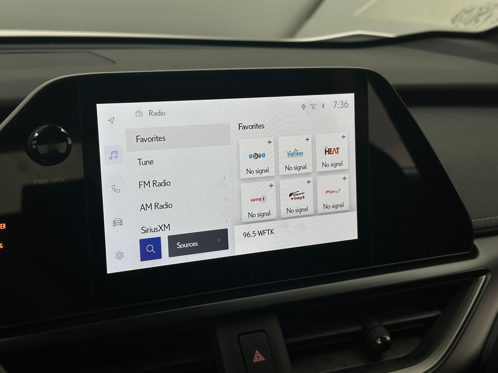 Thumbnail: 2023 Lexus UX - 3