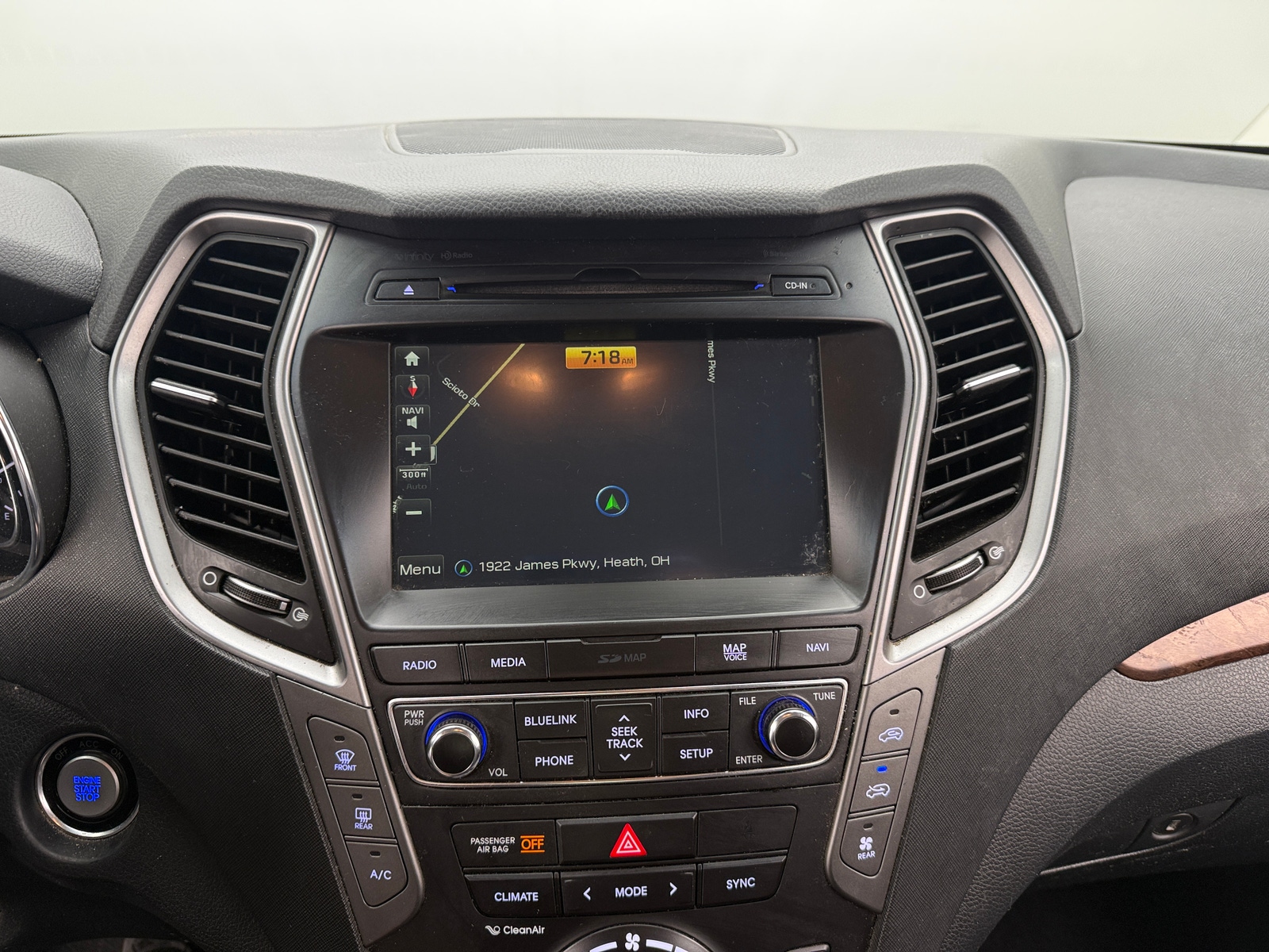 Thumbnail: 2017 Hyundai Santa Fe - 3