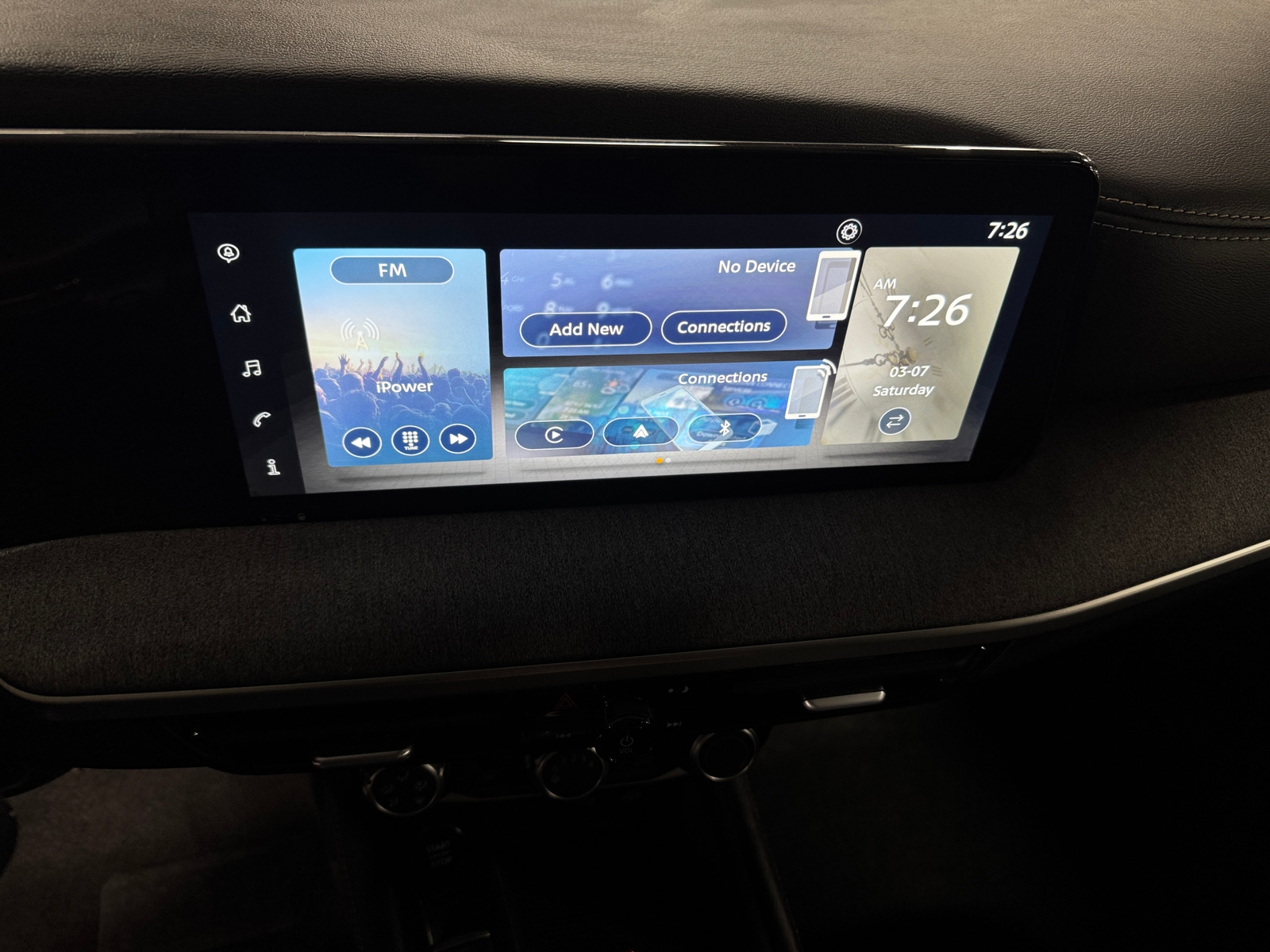 Thumbnail: 2025 Nissan Kicks - 4