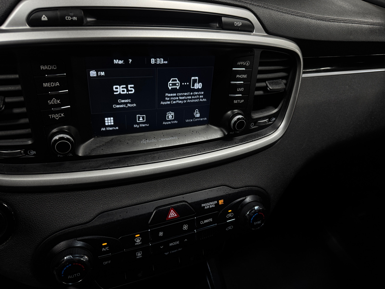 Thumbnail: 2017 Kia Sorento - 3