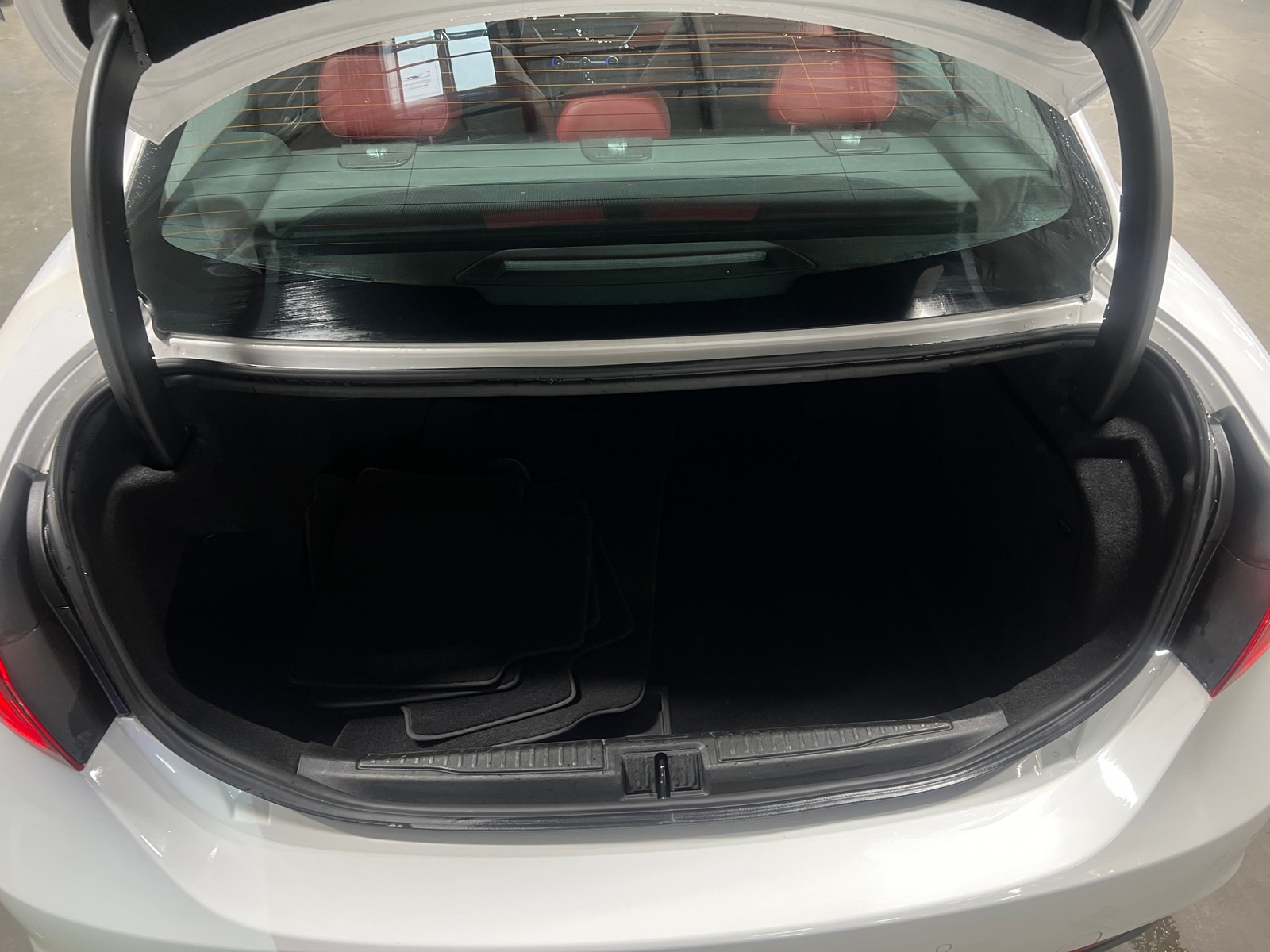 Thumbnail: 2017 Alfa Romeo Giulia - 6