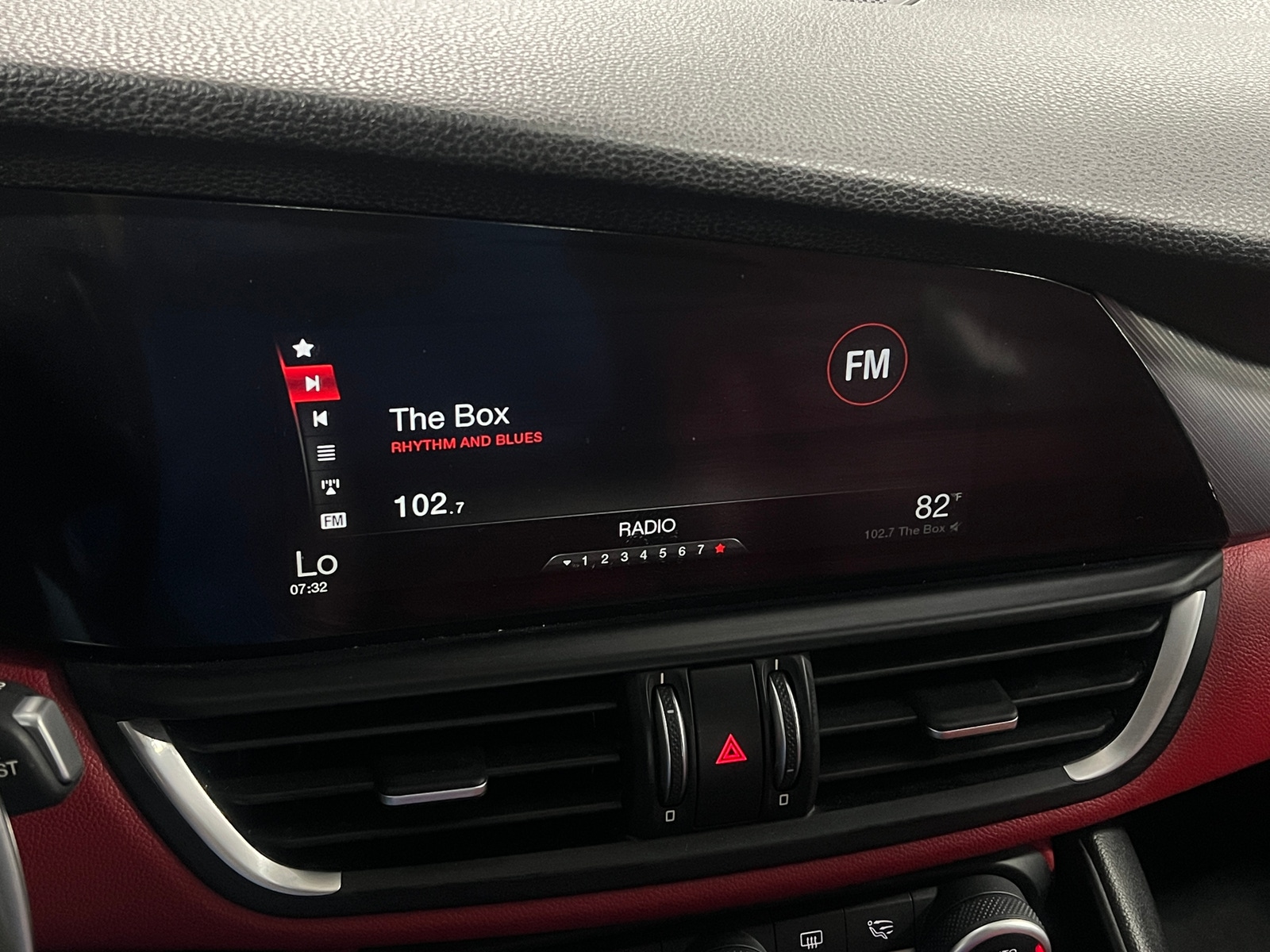 Thumbnail: 2017 Alfa Romeo Giulia - 3