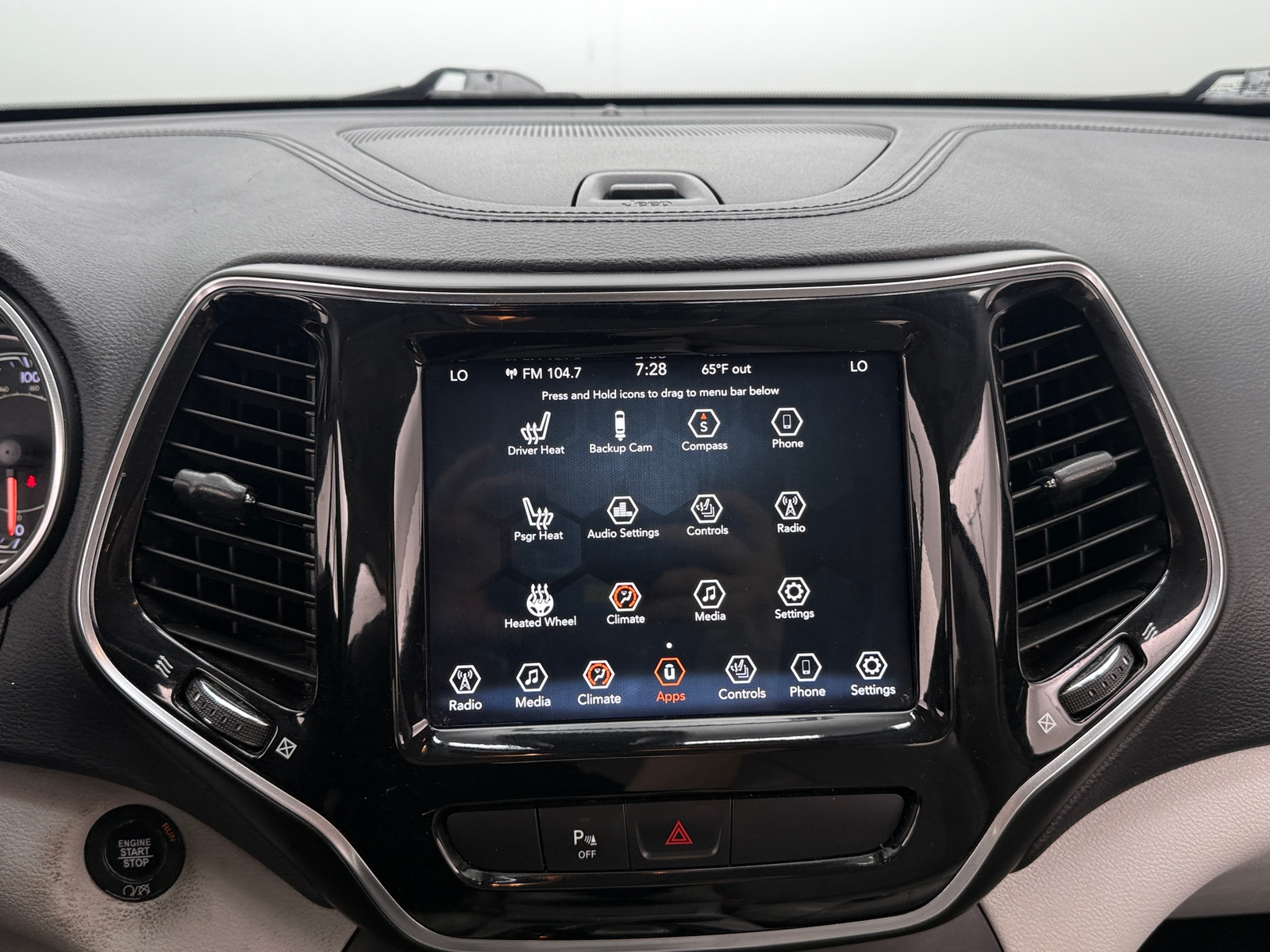 Thumbnail: 2020 Jeep Cherokee - 3