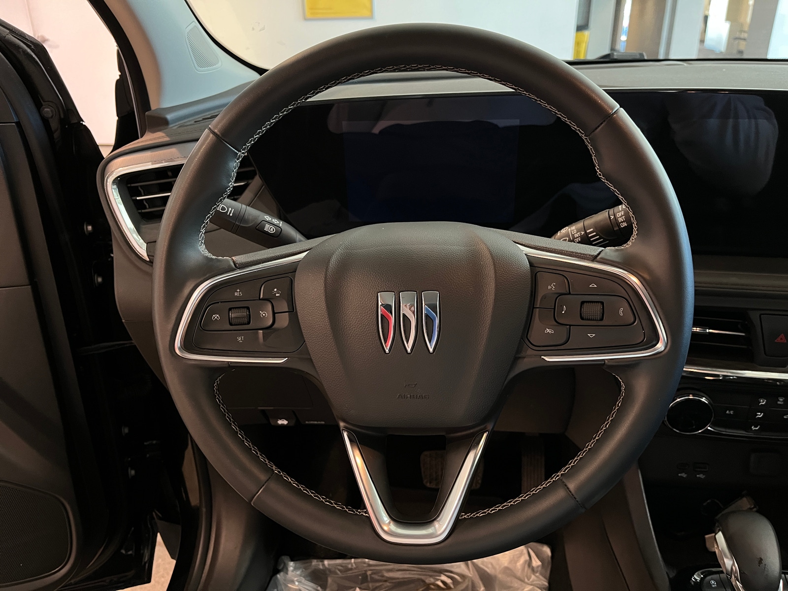 Thumbnail: 2025 Buick Encore GX - 5