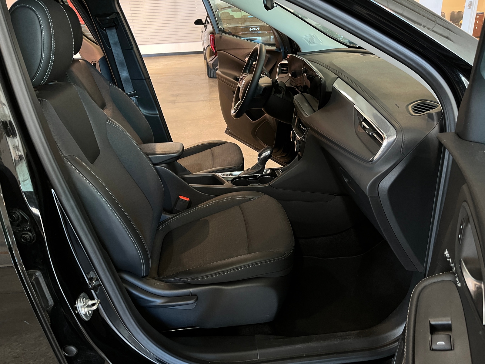 Thumbnail: 2025 Buick Encore GX - 2