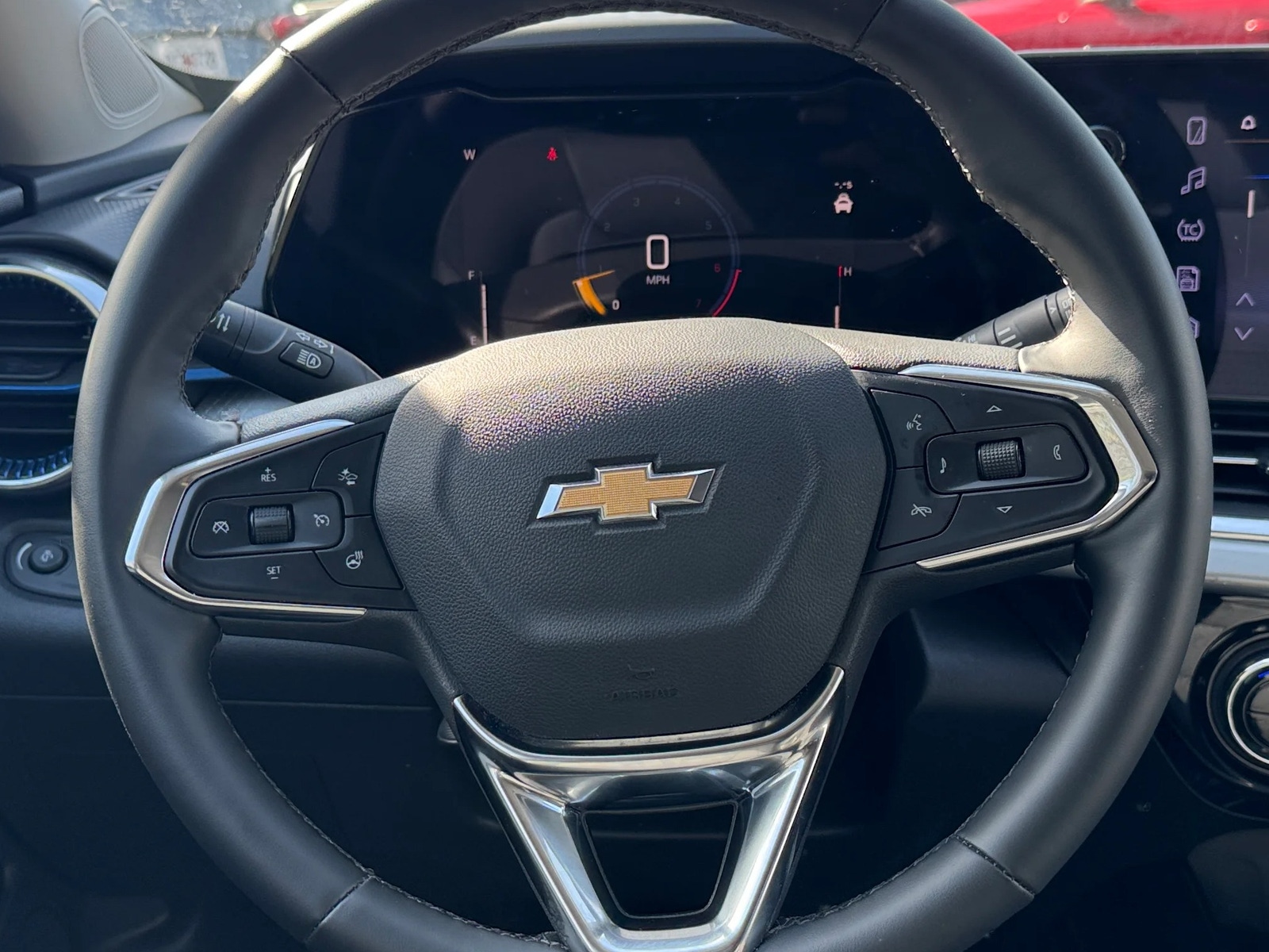 Thumbnail: 2025 Chevrolet Trax - 5