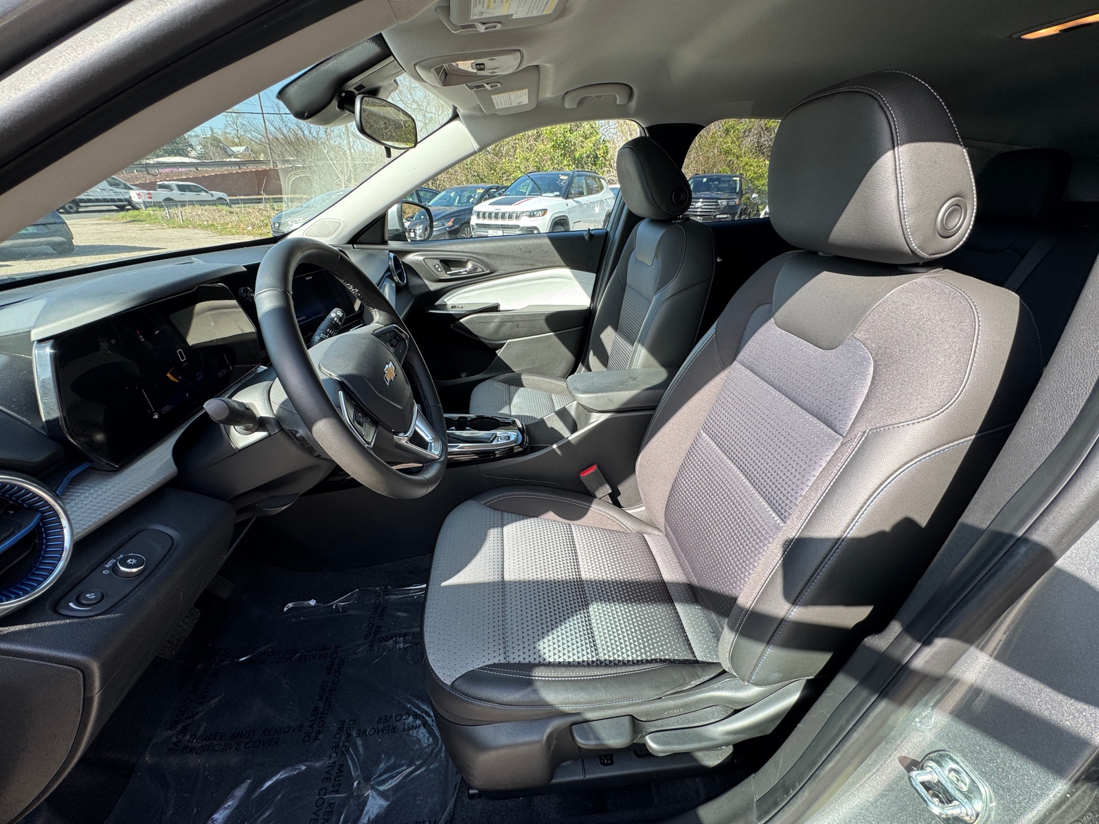 Thumbnail: 2025 Chevrolet Trax - 2