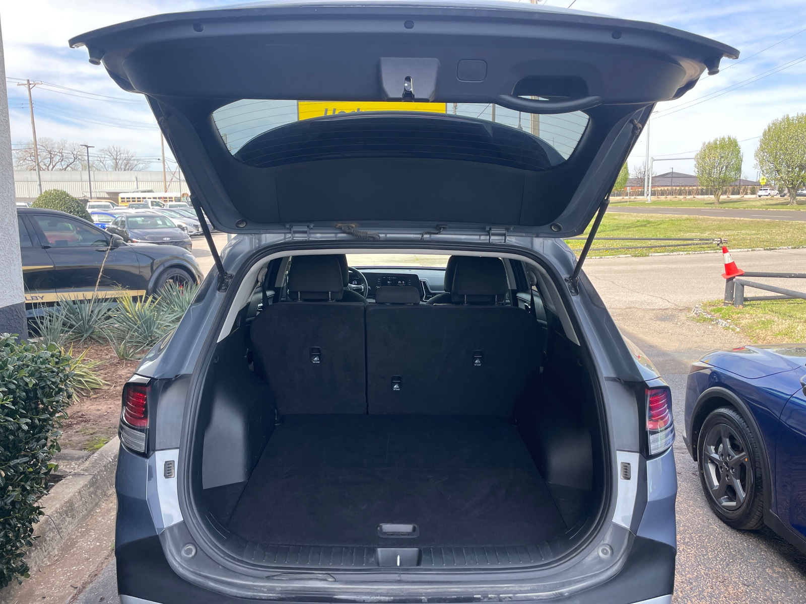 Thumbnail: 2025 Kia Sportage - 6