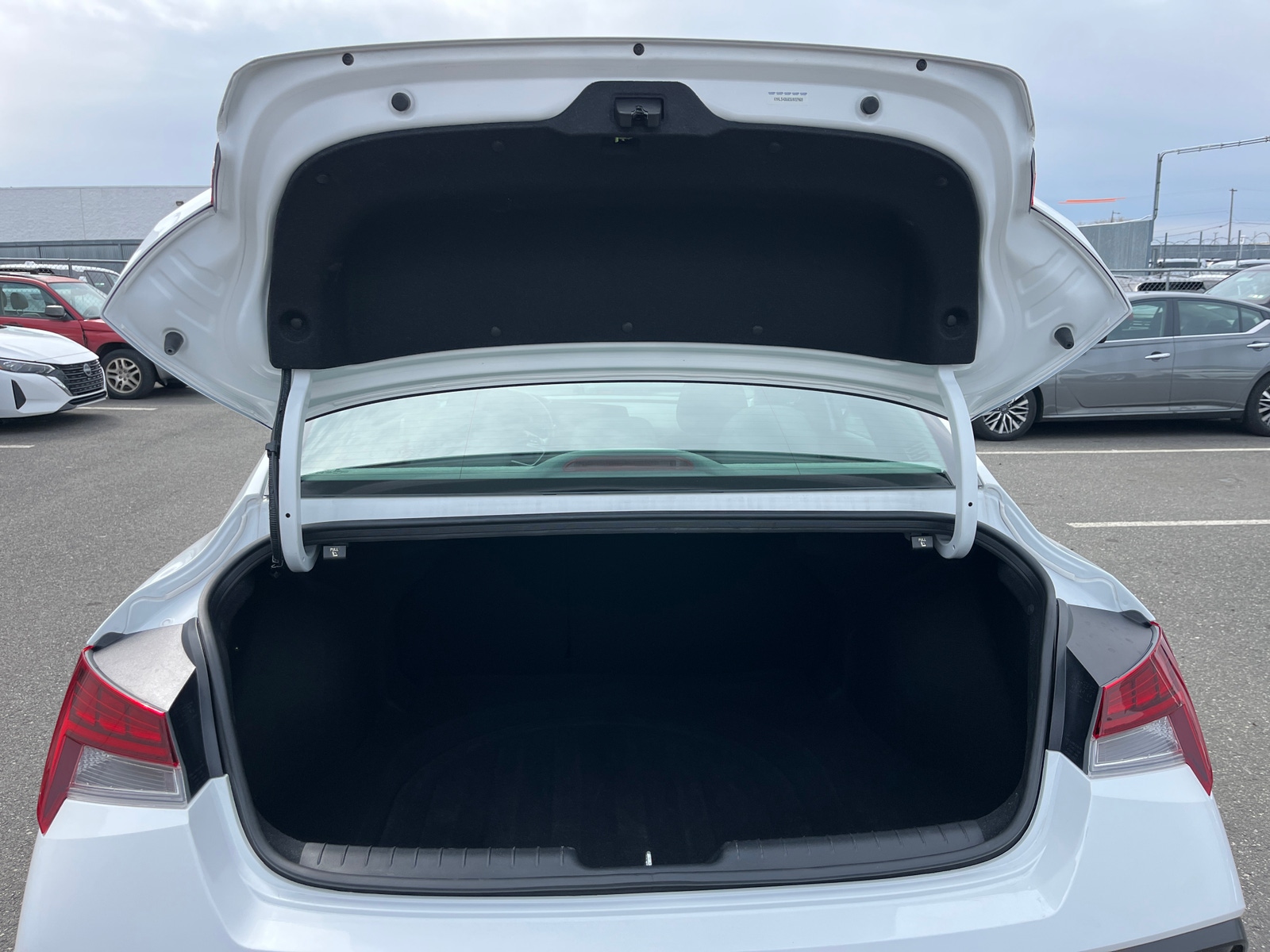 Thumbnail: 2025 Hyundai Elantra - 6