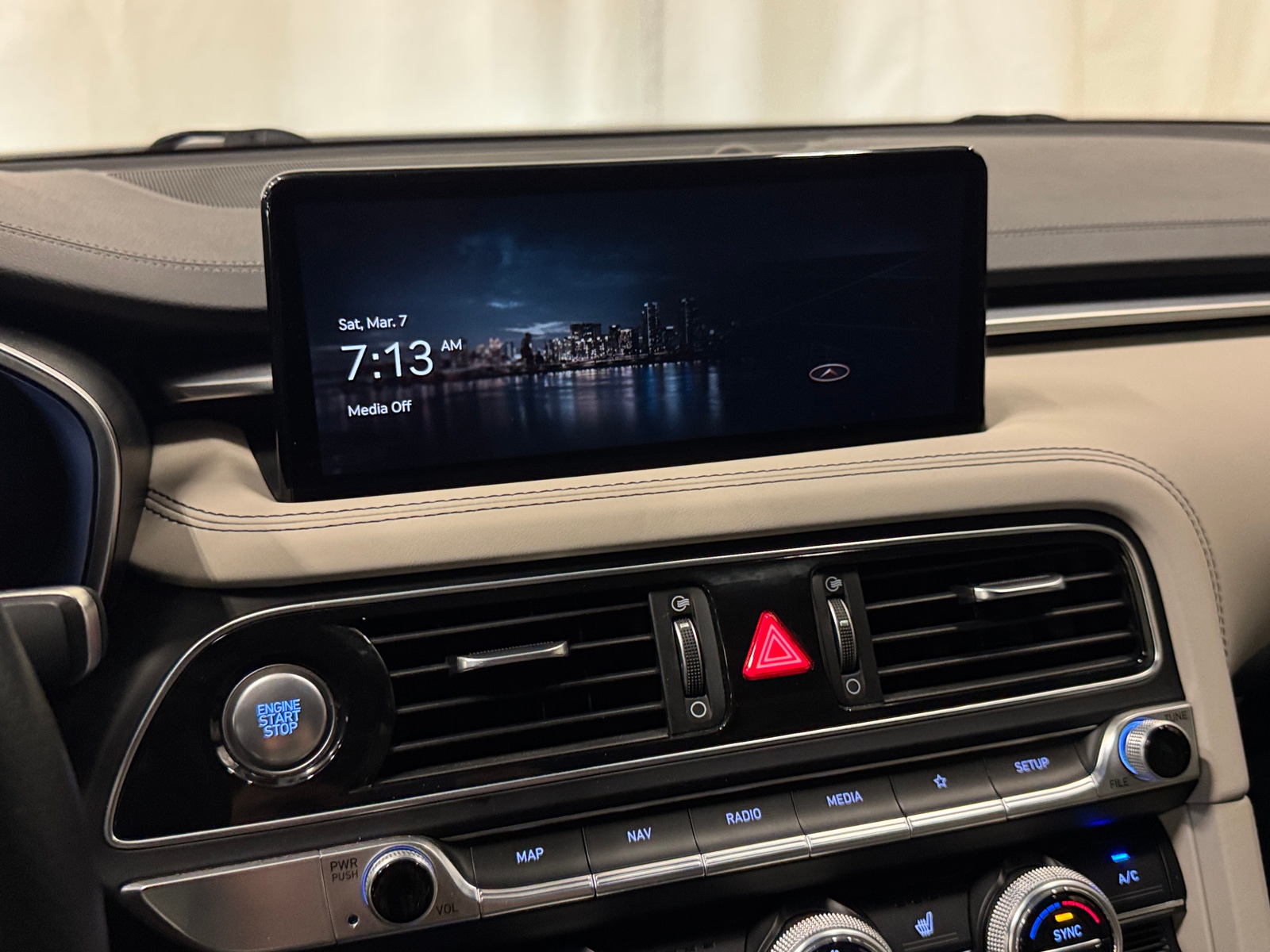 Thumbnail: 2022 Genesis G70 - 3