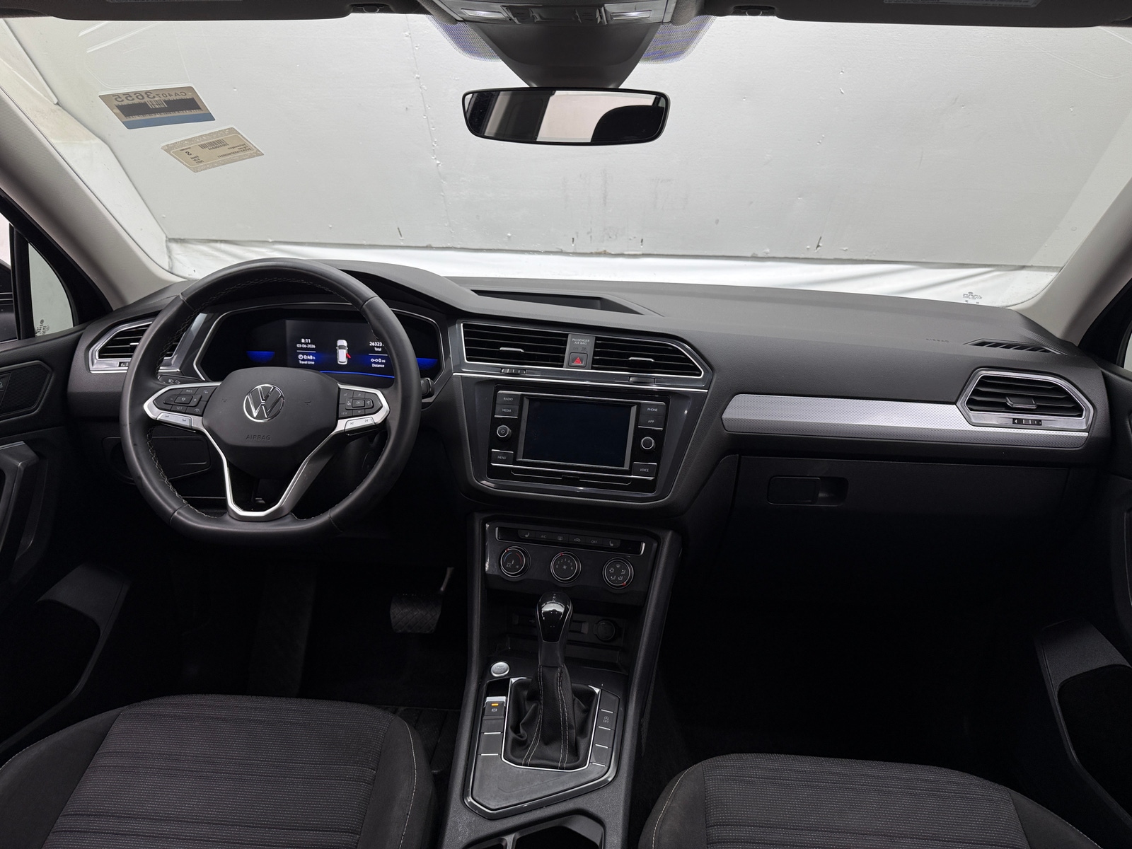 Thumbnail: 2023 Volkswagen Tiguan - 3