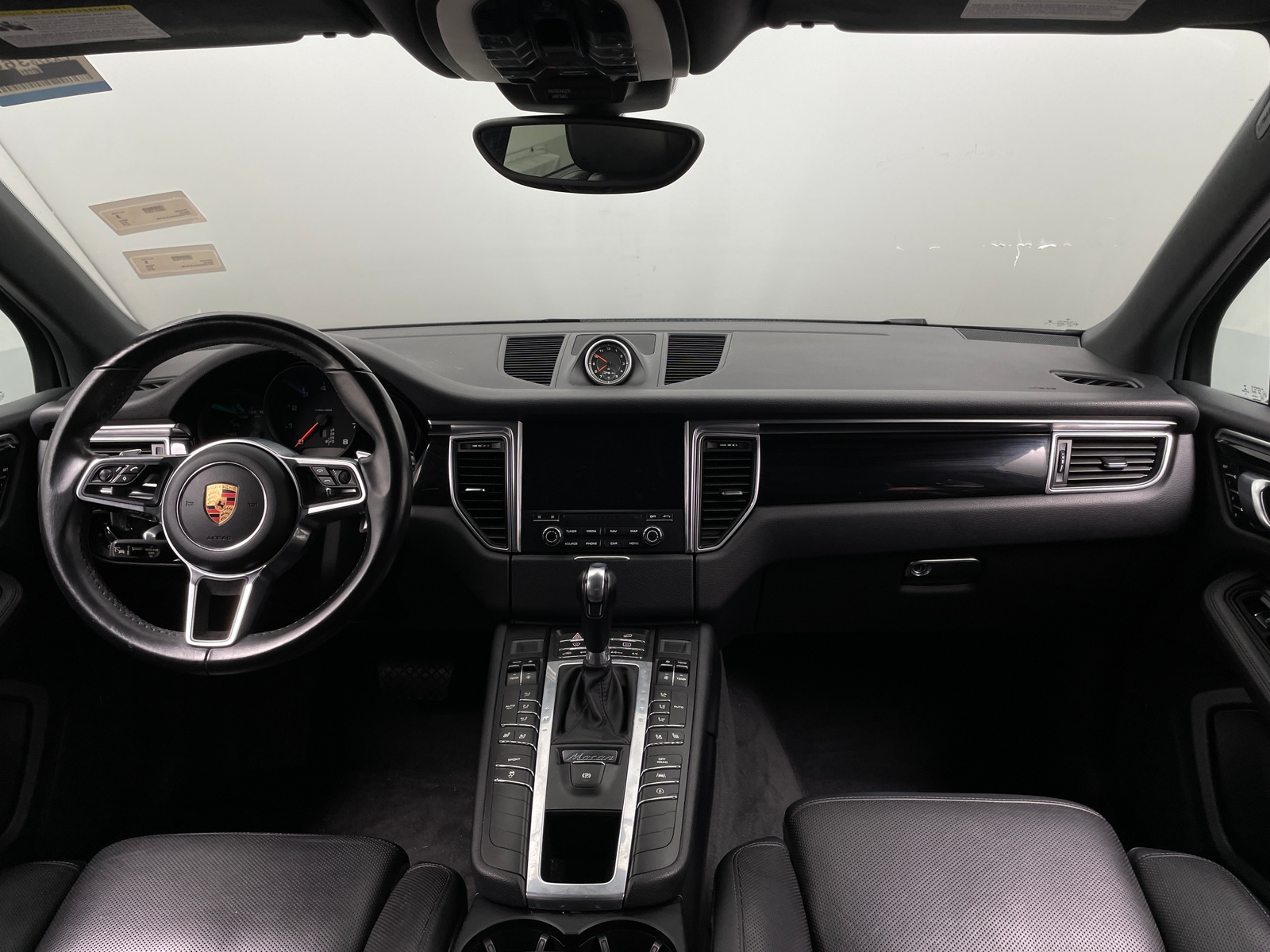 Thumbnail: 2018 Porsche Macan - 2