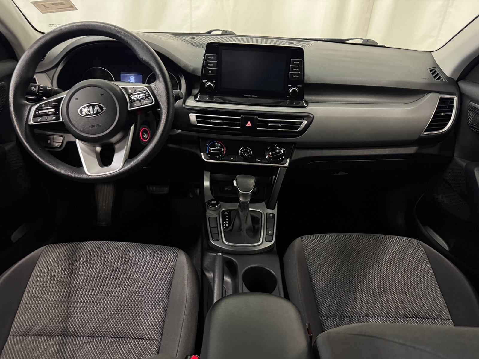 Thumbnail: 2021 Kia Seltos - 3