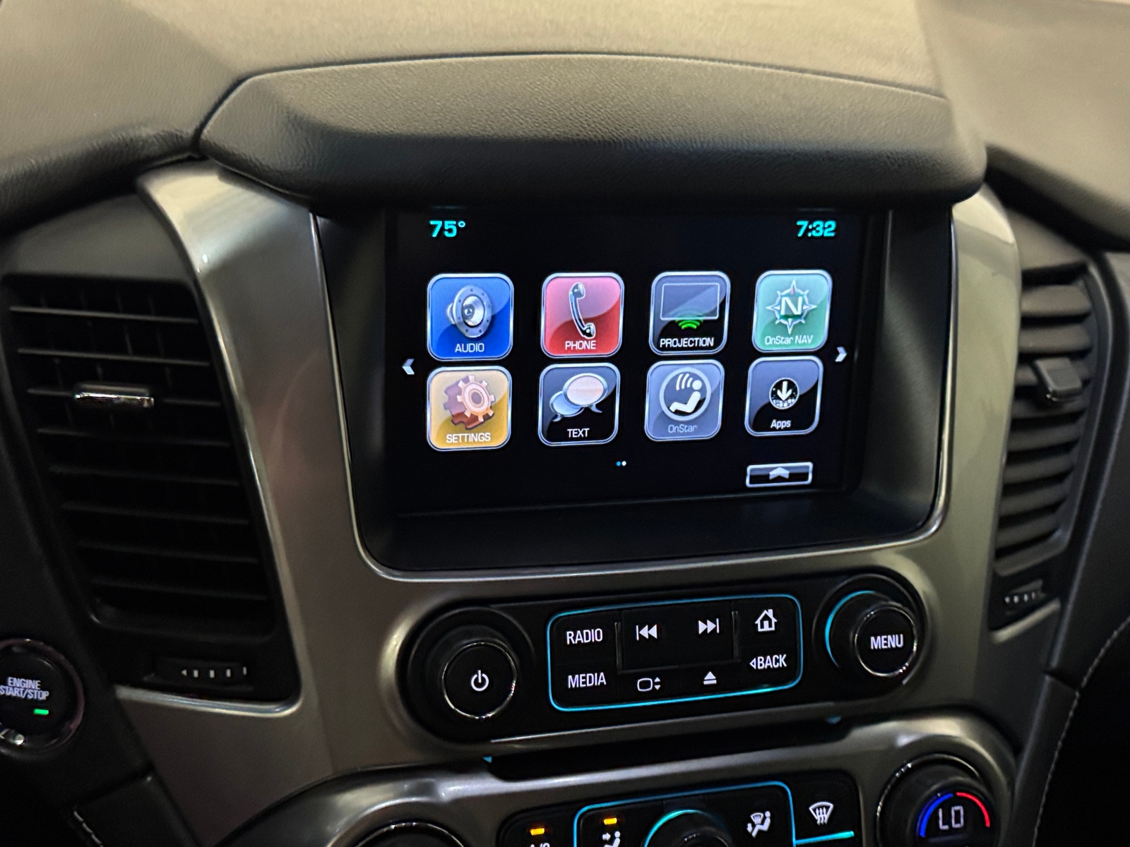 Thumbnail: 2018 Chevrolet Tahoe - 3