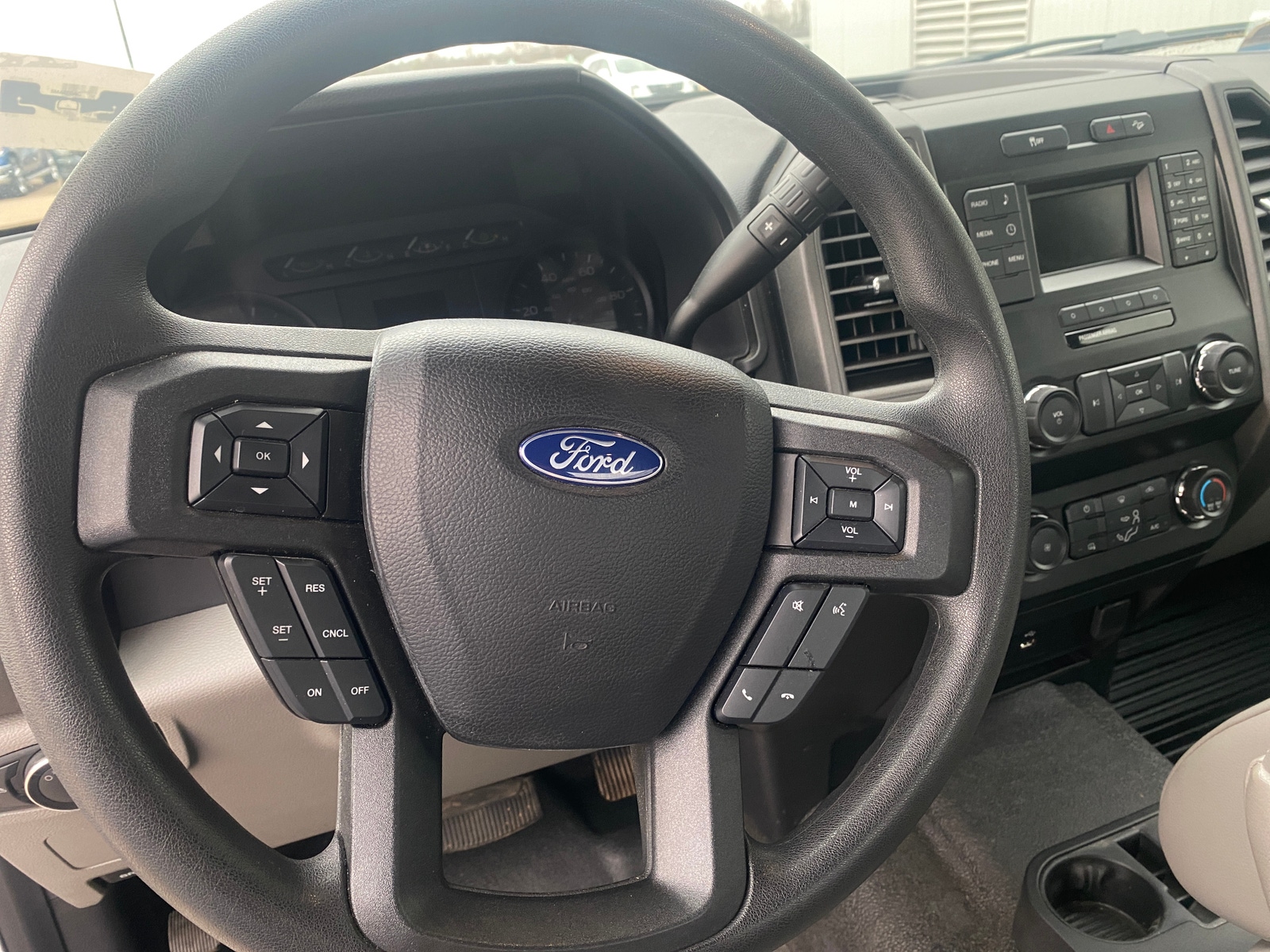 Thumbnail: 2019 Ford Econoline - 5