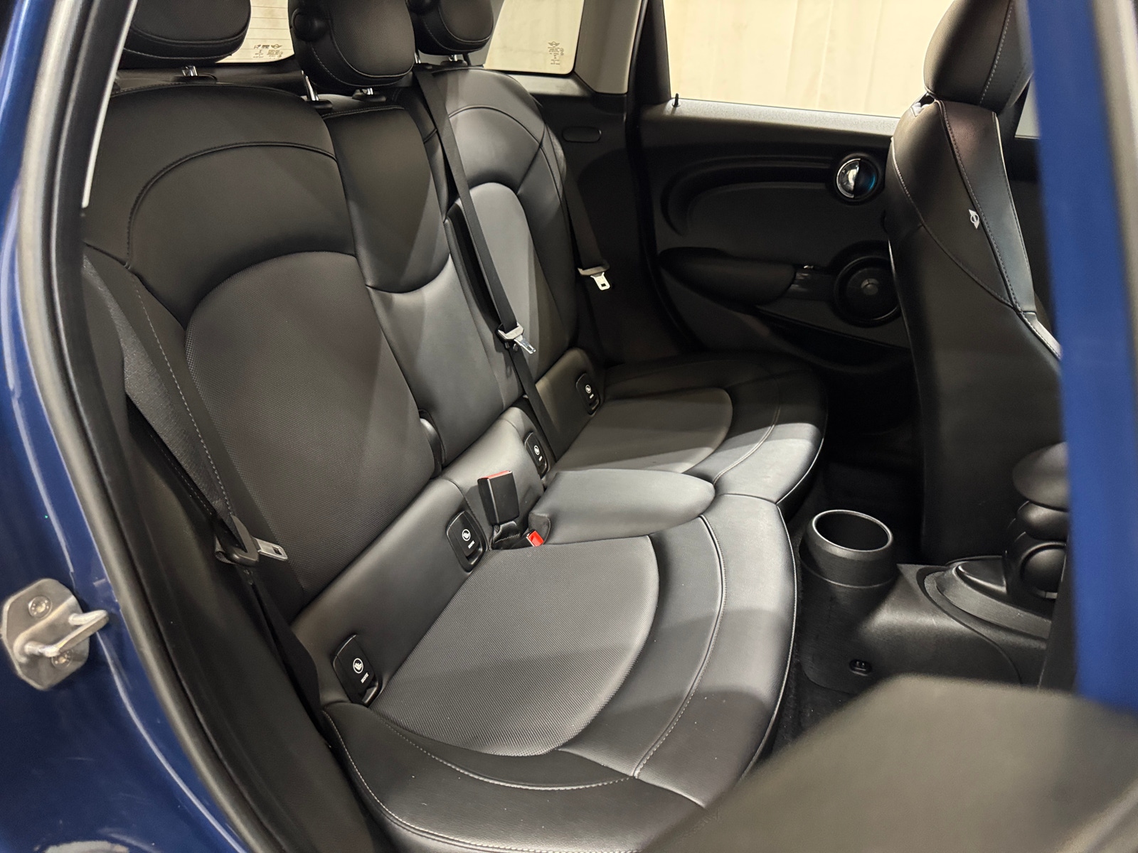 Thumbnail: 2015 MINI Cooper Hardtop - 5