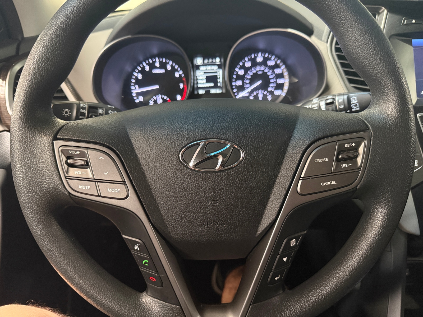 Thumbnail: 2018 Hyundai Santa Fe - 5