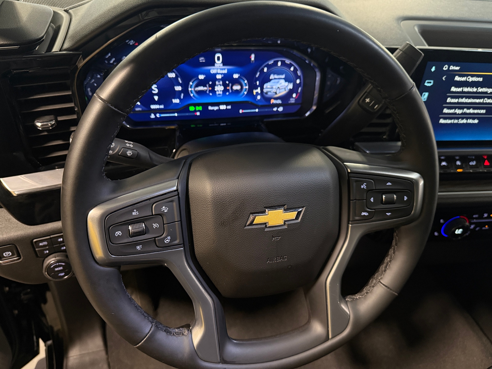 Thumbnail: 2025 Chevrolet Silverado 1500 - 5