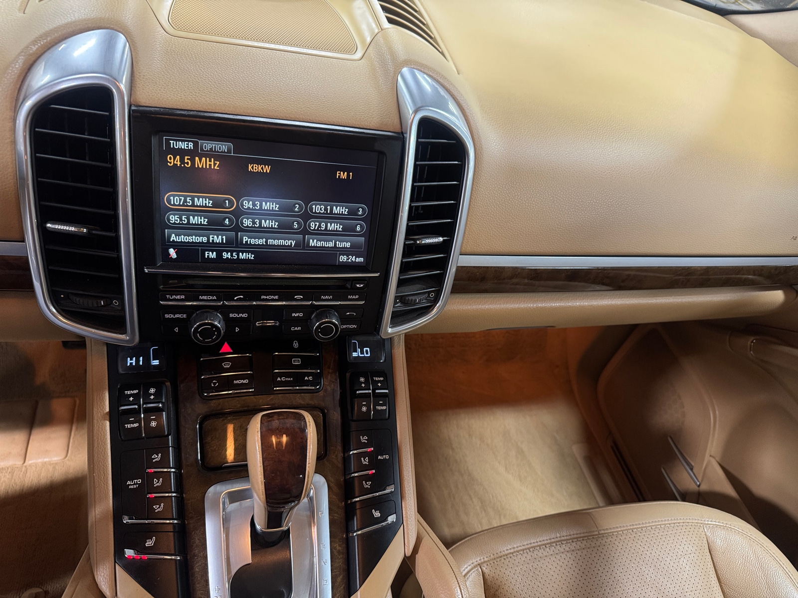 Thumbnail: 2013 Porsche Cayenne - 3