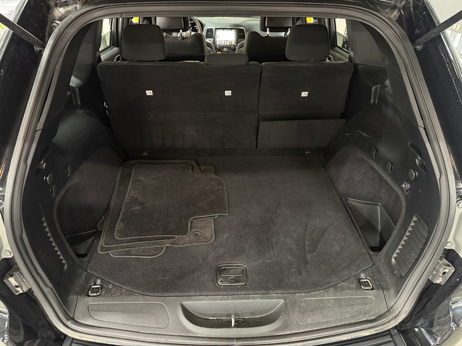 Thumbnail: 2018 Jeep Grand Cherokee - 7