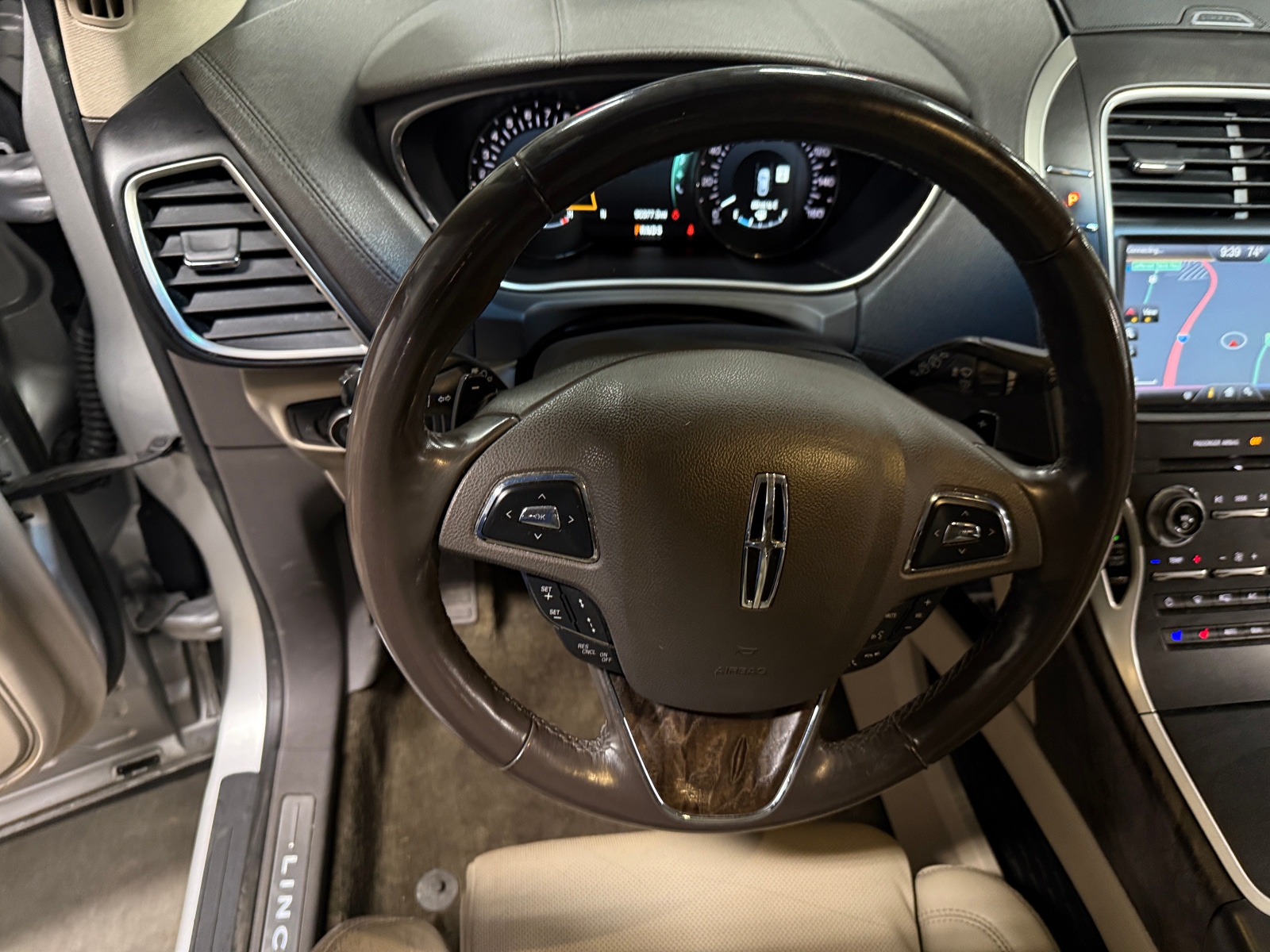 Thumbnail: 2016 Lincoln MKX - 4