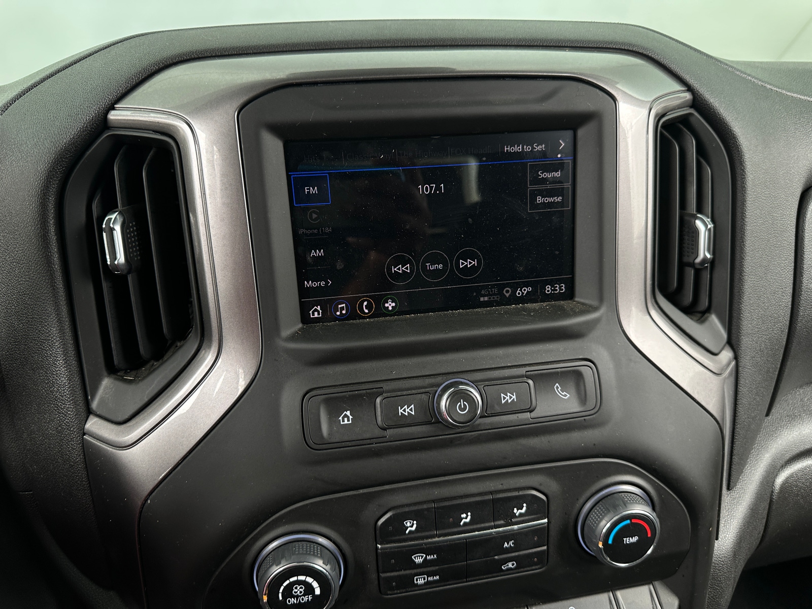 Thumbnail: 2025 Chevrolet Silverado 1500 - 4