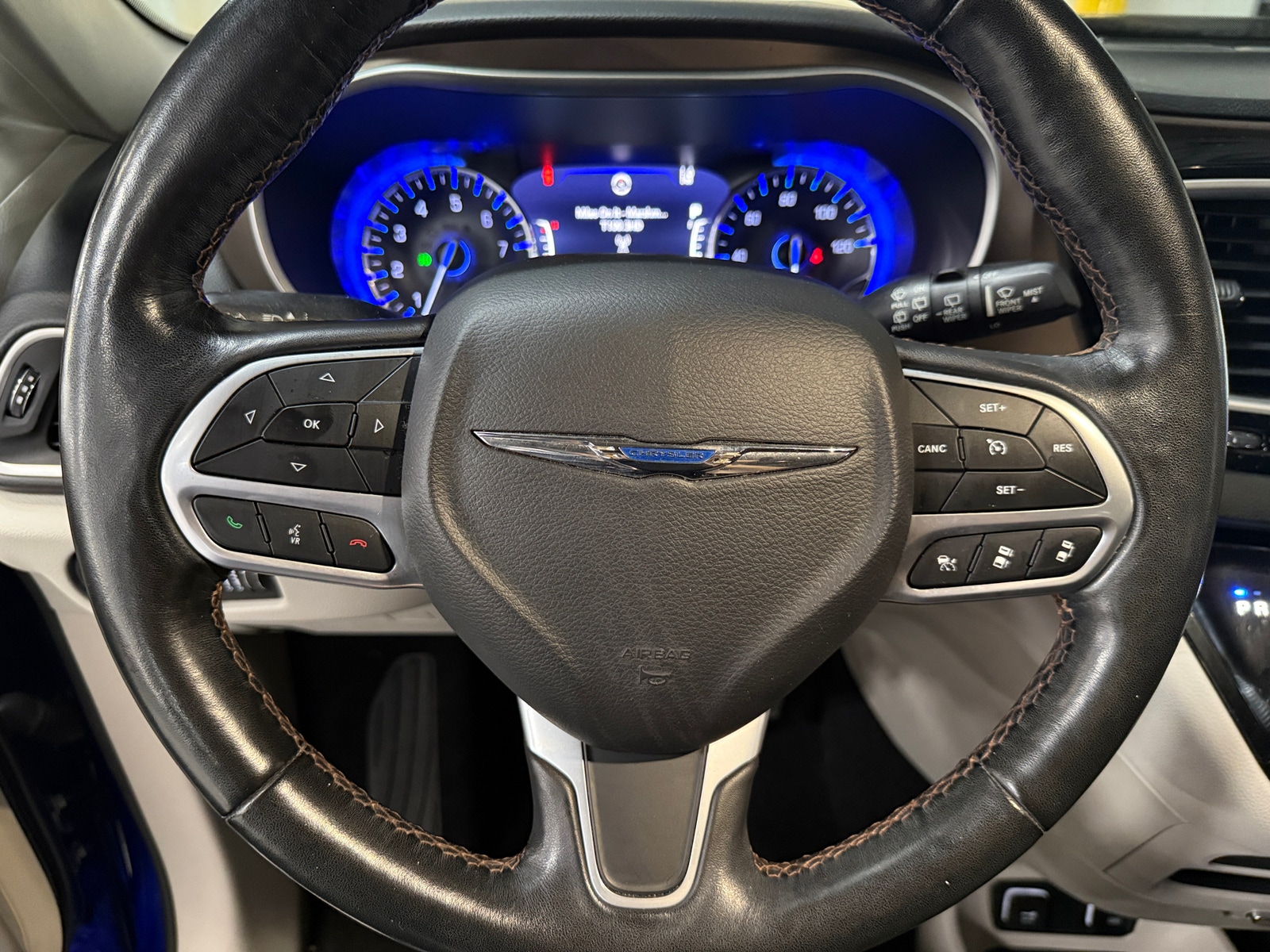 Thumbnail: 2019 Chrysler Pacifica - 4