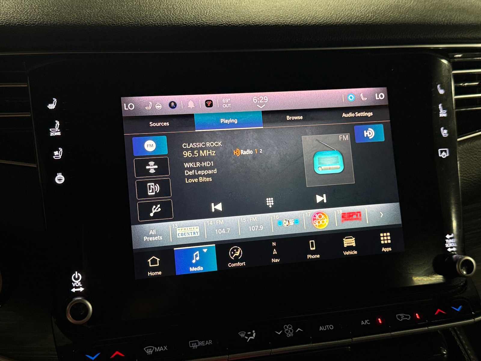 Thumbnail: 2024 Jeep Wagoneer - 3