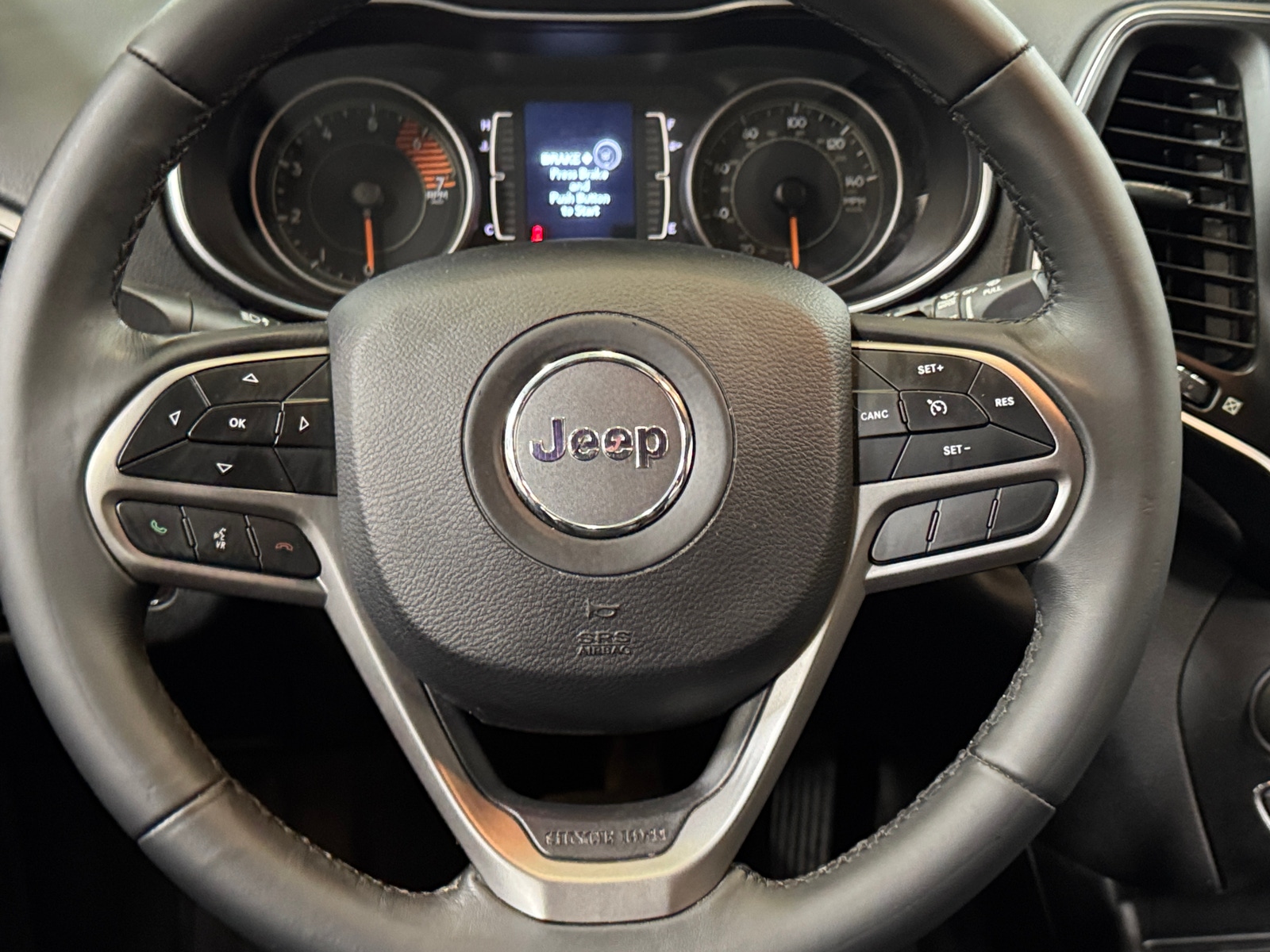 Thumbnail: 2019 Jeep Cherokee - 5