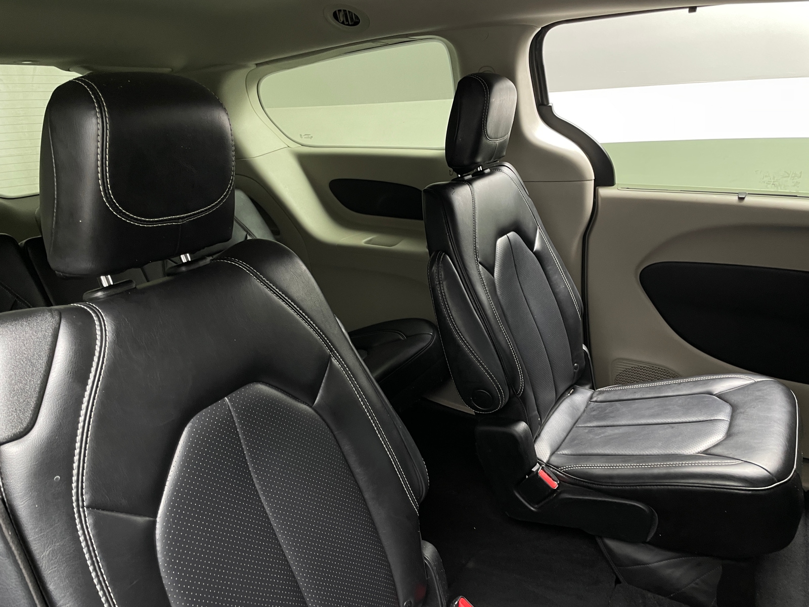 Thumbnail: 2023 Chrysler Pacifica - 5