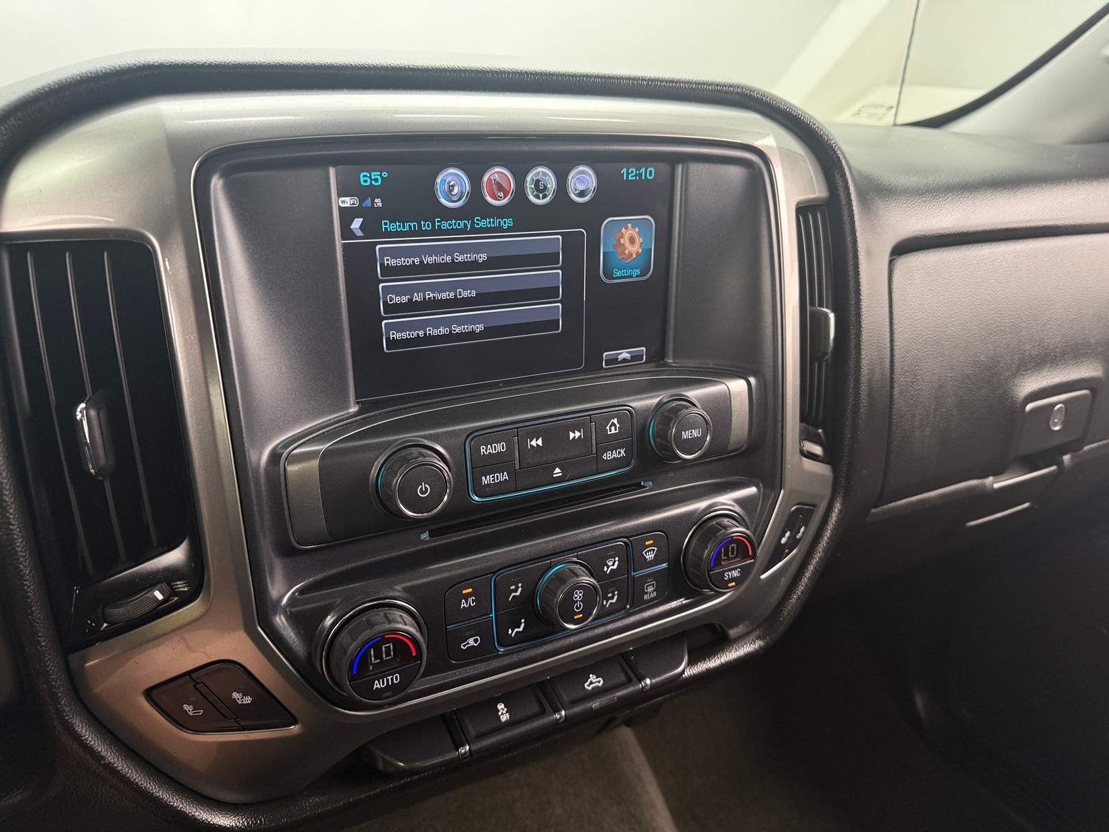 Thumbnail: 2018 Chevrolet Silverado 1500 - 4