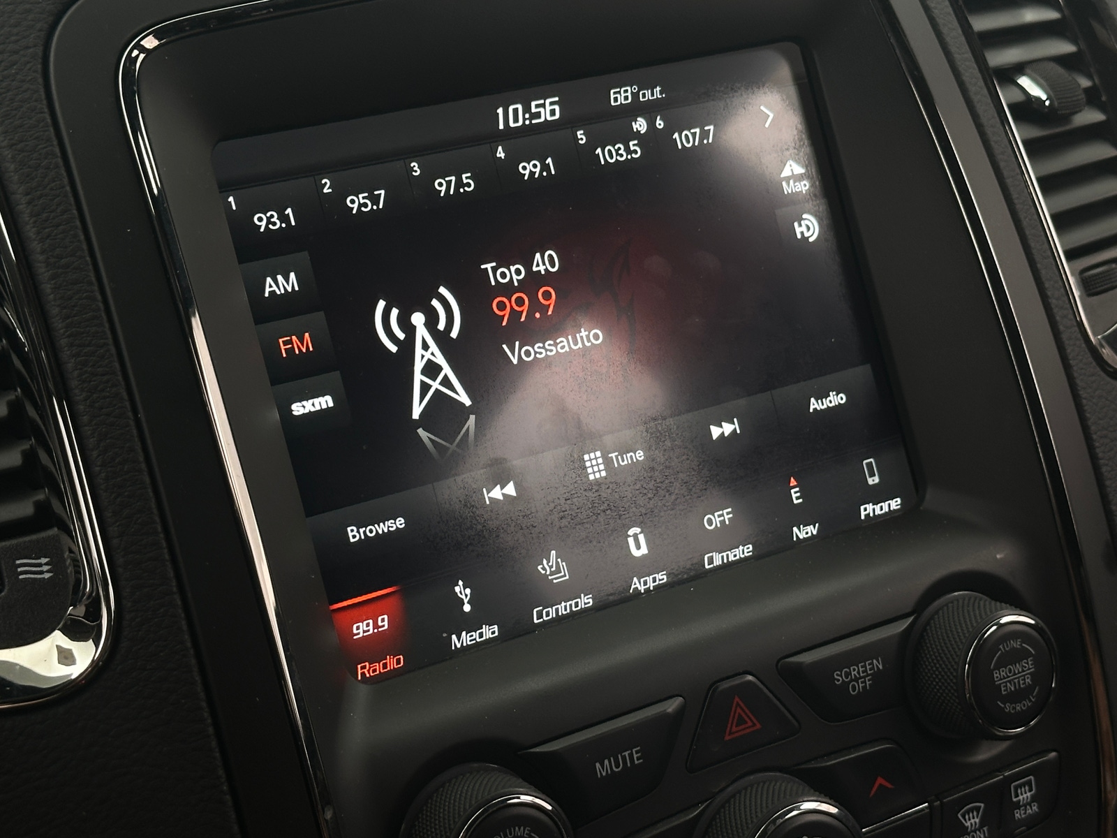 Thumbnail: 2019 Dodge Durango - 3