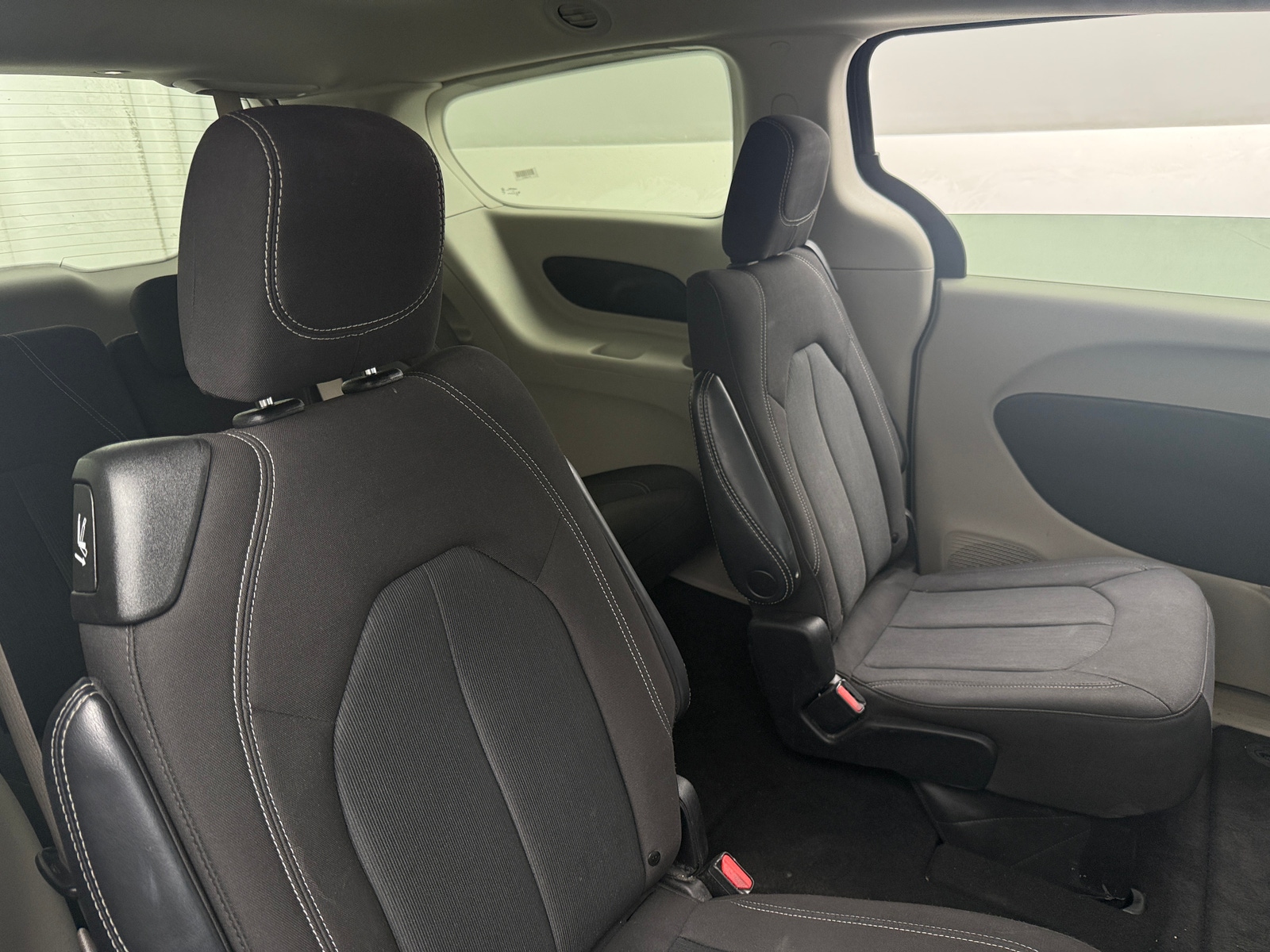 Thumbnail: 2023 Chrysler Voyager - 6