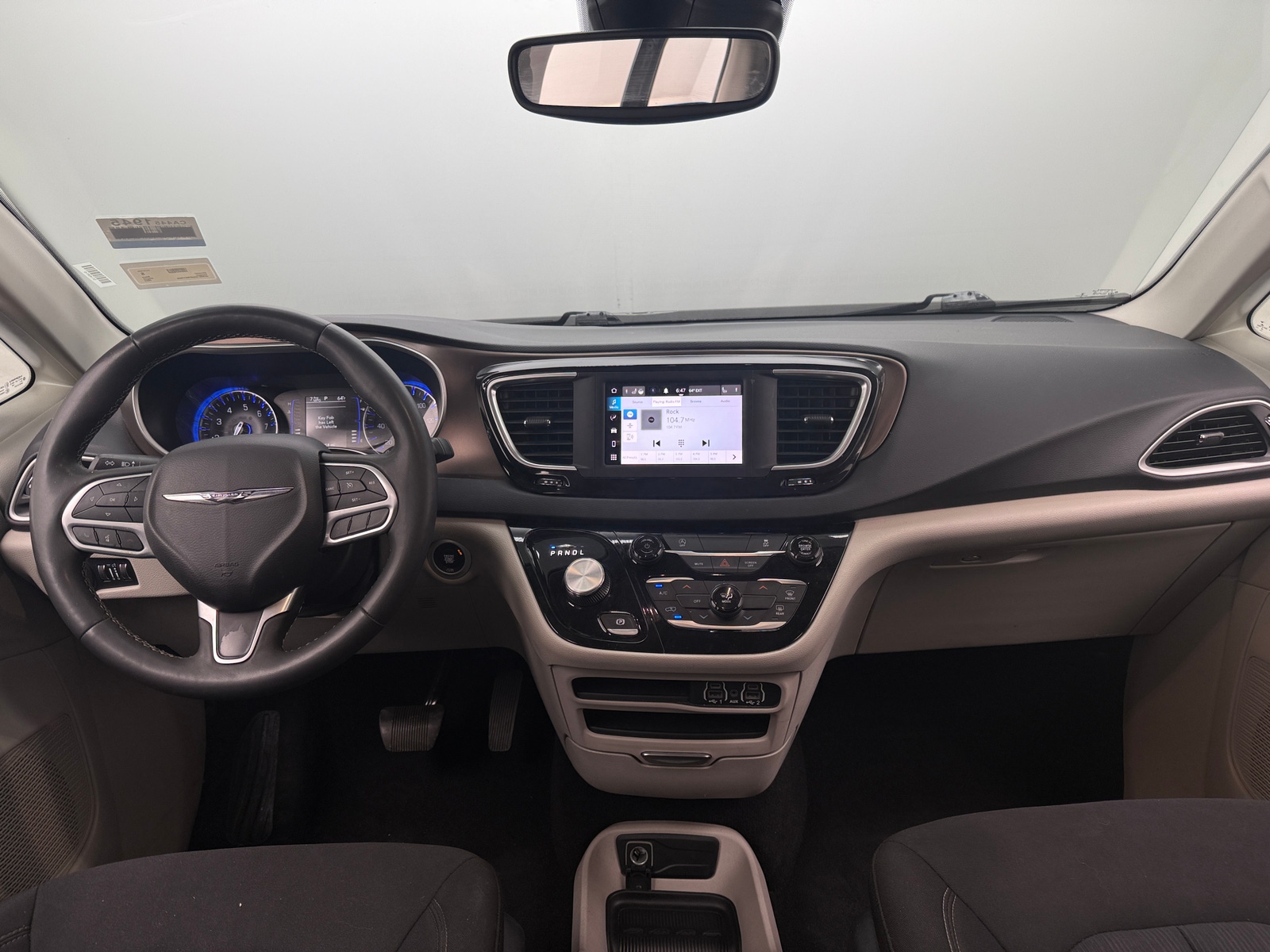 Thumbnail: 2023 Chrysler Voyager - 3