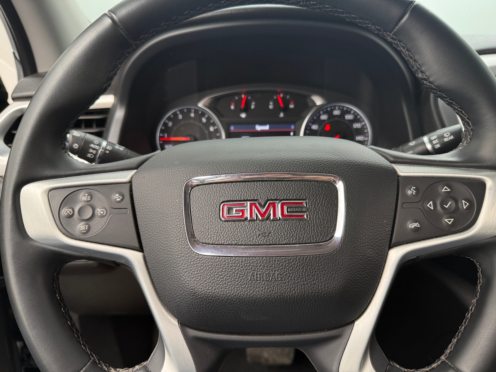 Thumbnail: 2023 GMC Acadia - 4