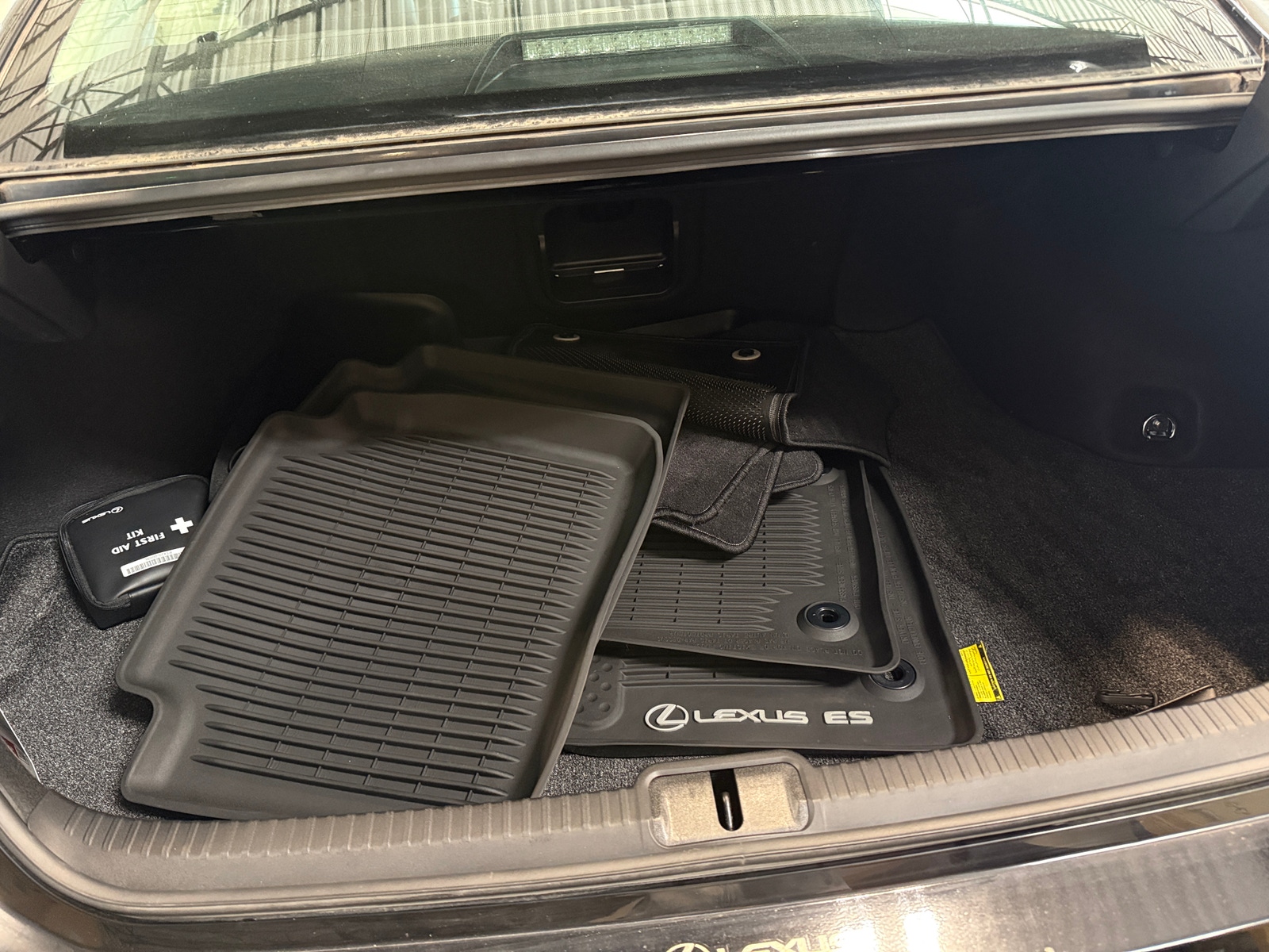 Thumbnail: 2020 Lexus ES - 6