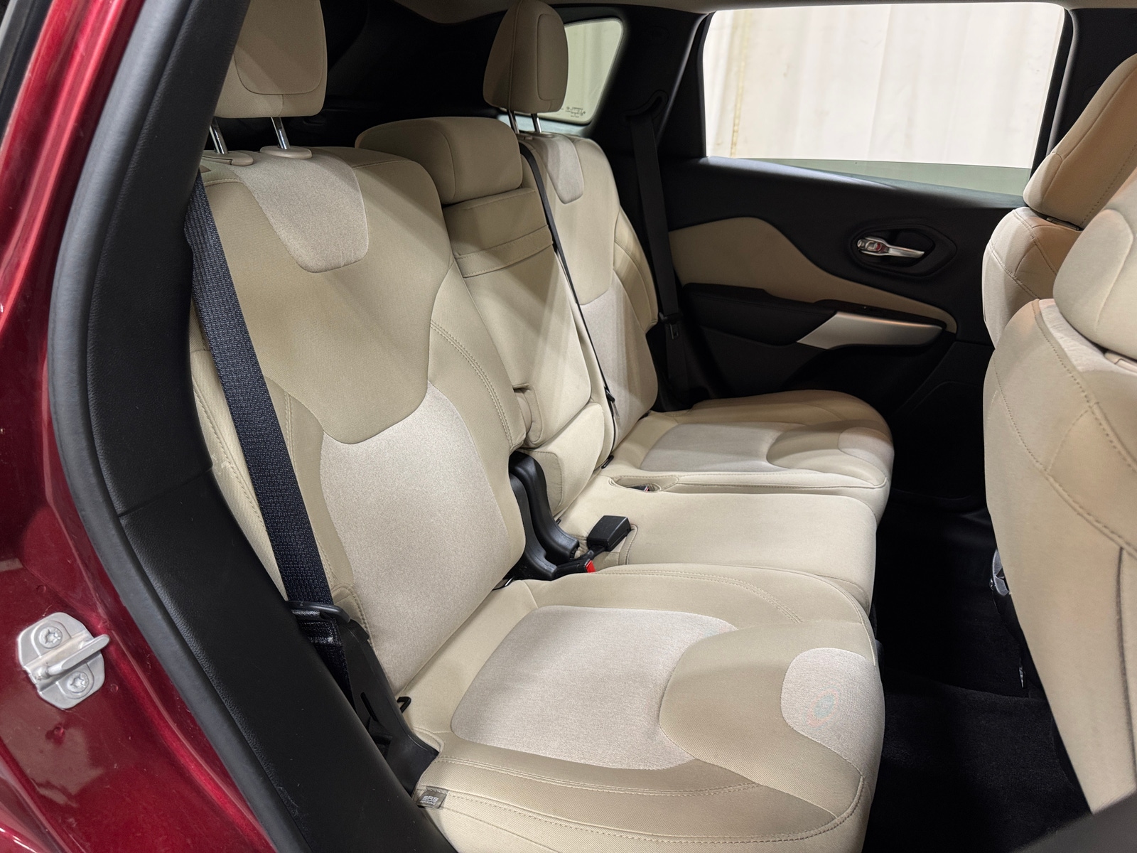 Thumbnail: 2018 Jeep Cherokee - 6