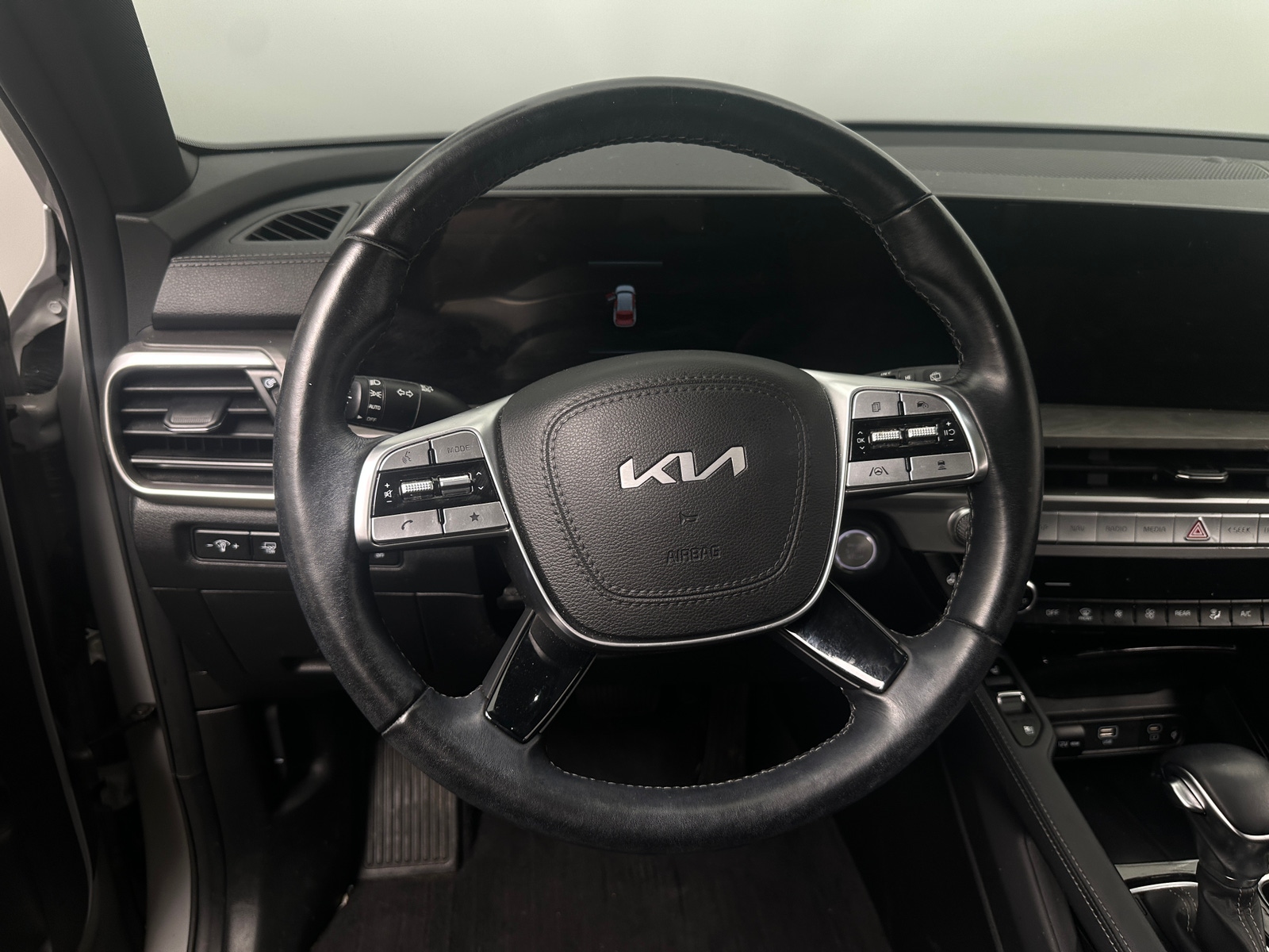 Thumbnail: 2023 Kia Telluride - 4