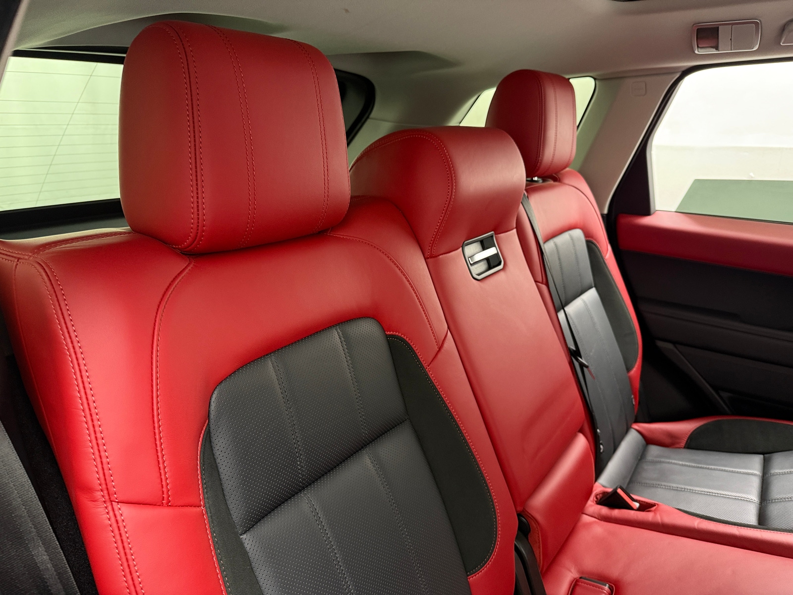 Thumbnail: 2022 Land Rover Range Rover Sport - 5