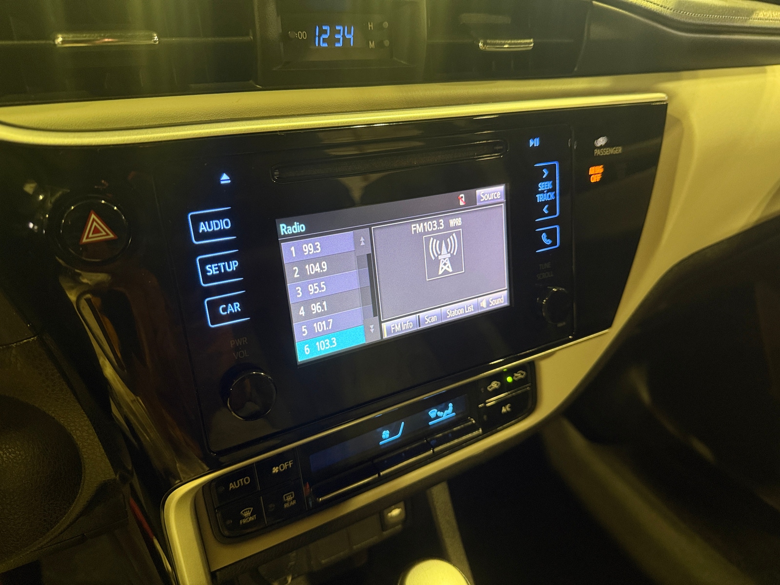 Thumbnail: 2017 Toyota Corolla - 4